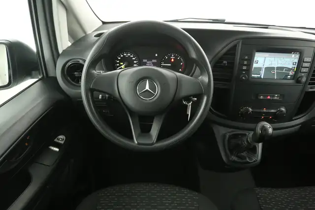 Mercedes-Benz Vito view 2