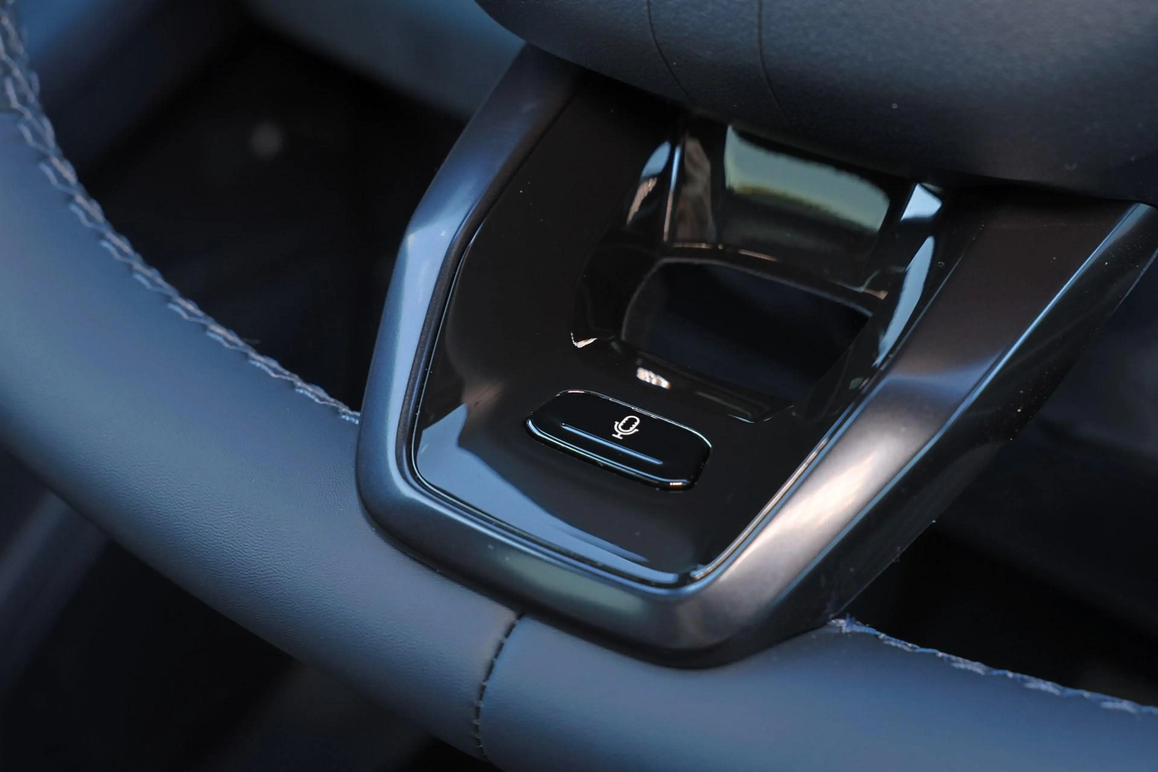 Lynk & Co 08 More - Panorama/schuifdak - Cruise Control Adaptie — photo 14