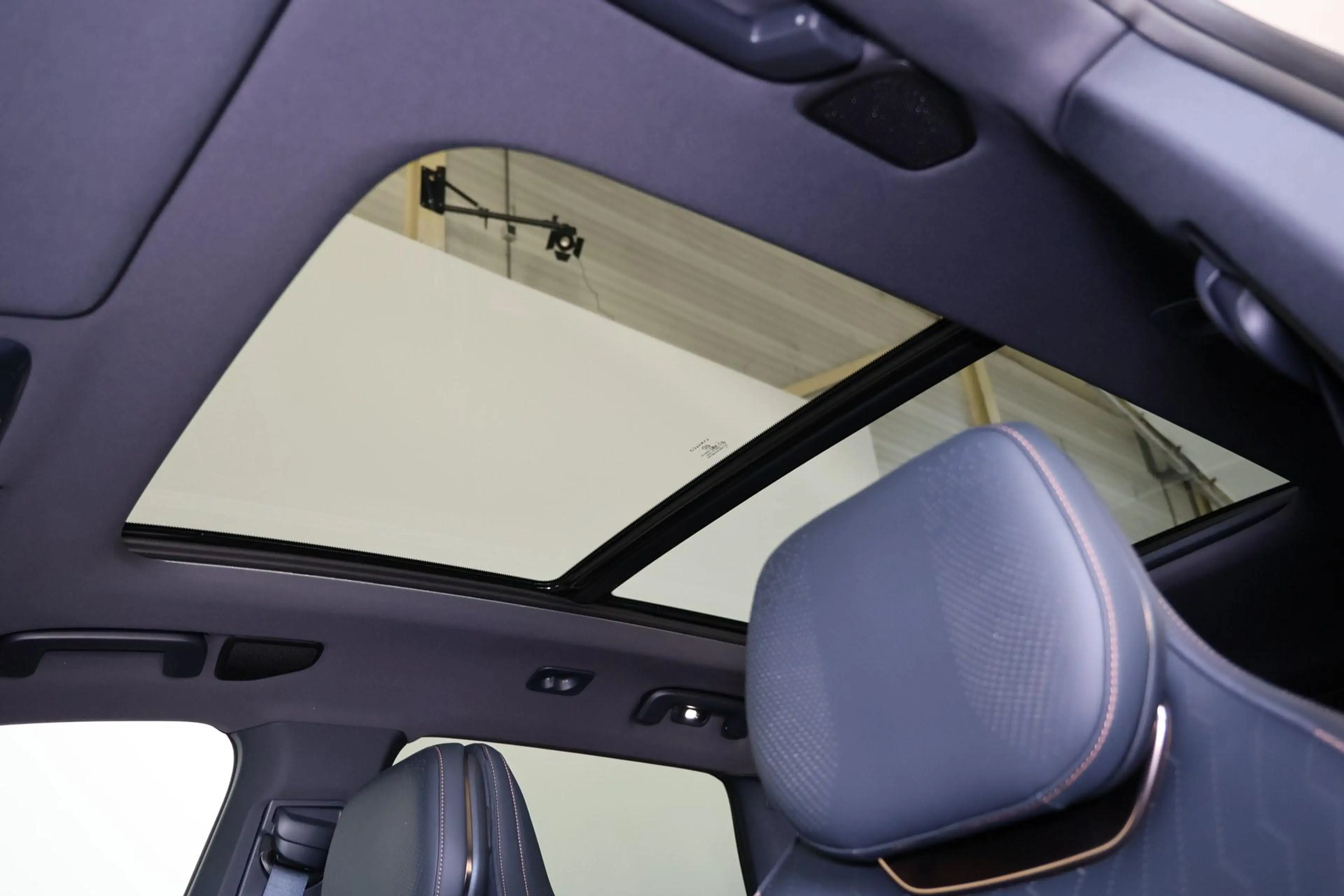 Lynk & Co 08 More - Panorama/schuifdak - Cruise Control Adaptie — photo 6