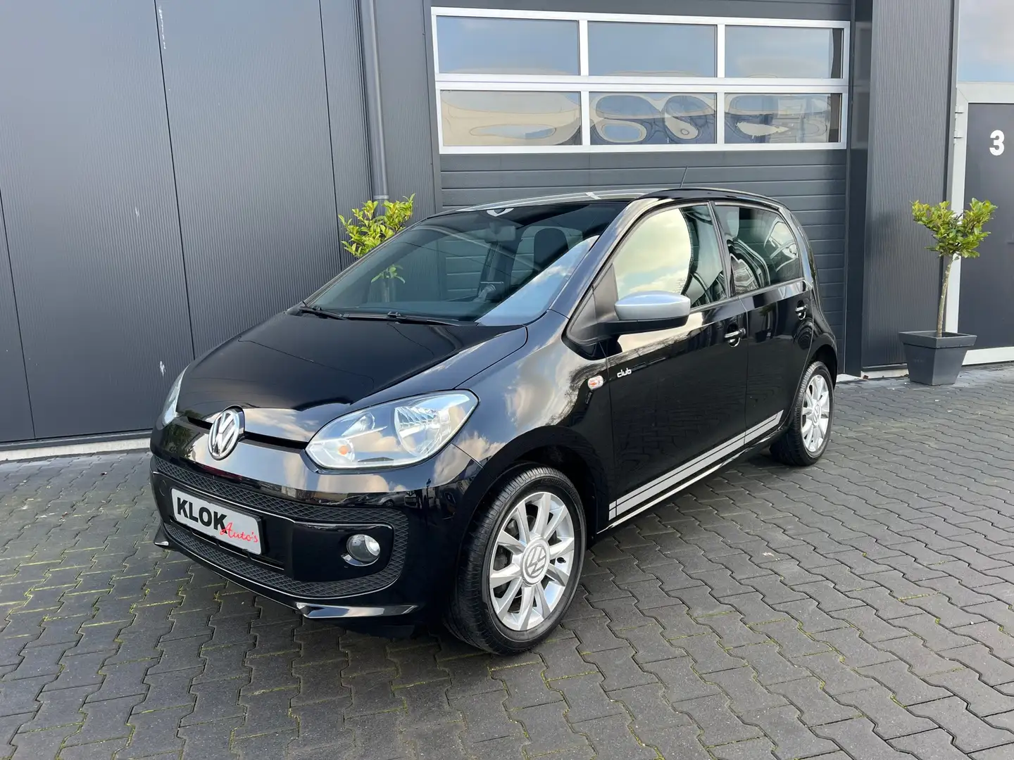 Volkswagen up! 1.0 CLUB Blauw - 1