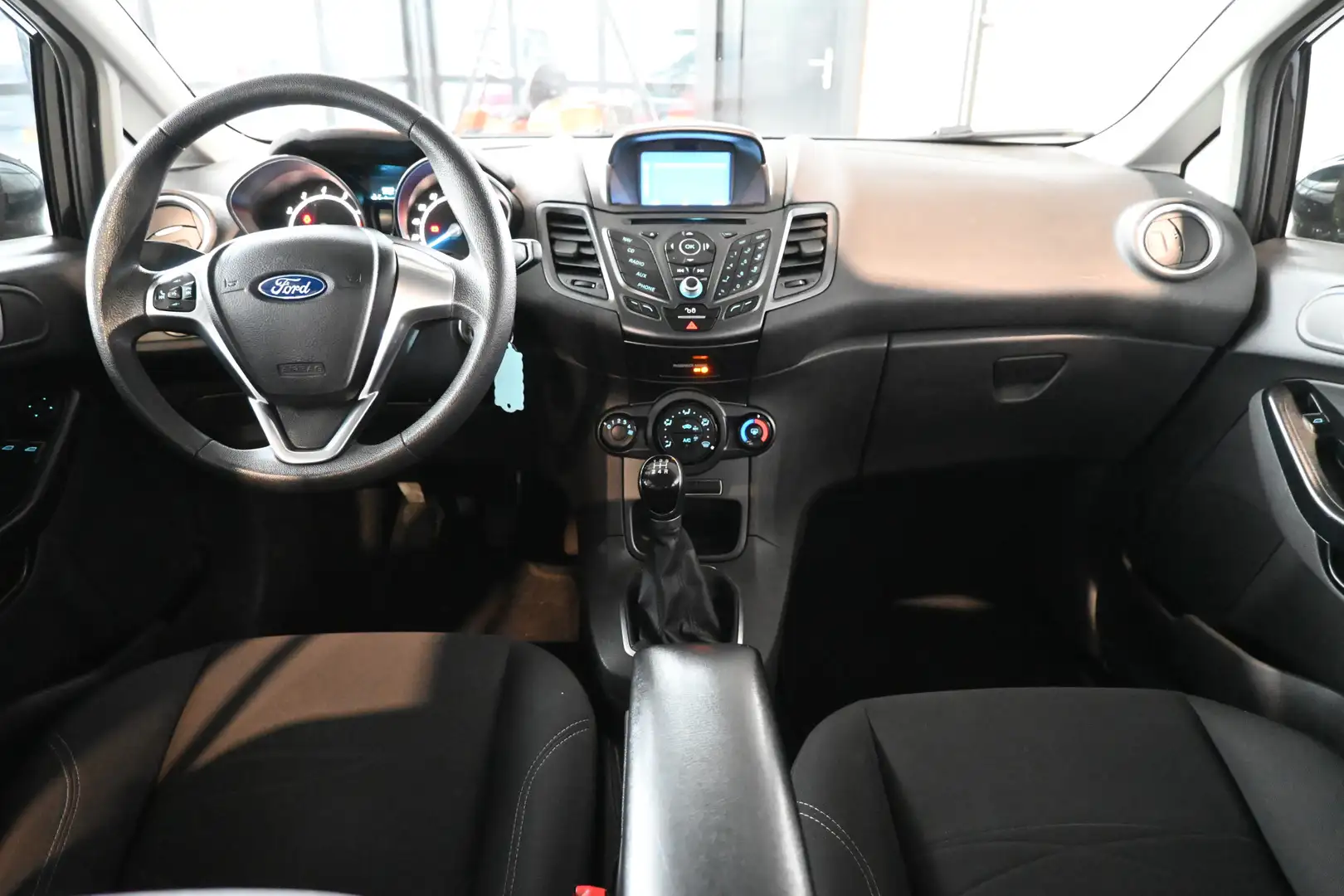 Ford Fiesta 1.0 Style 5-deurs Airco Navigatie Elektrisch pakke Zwart - 2