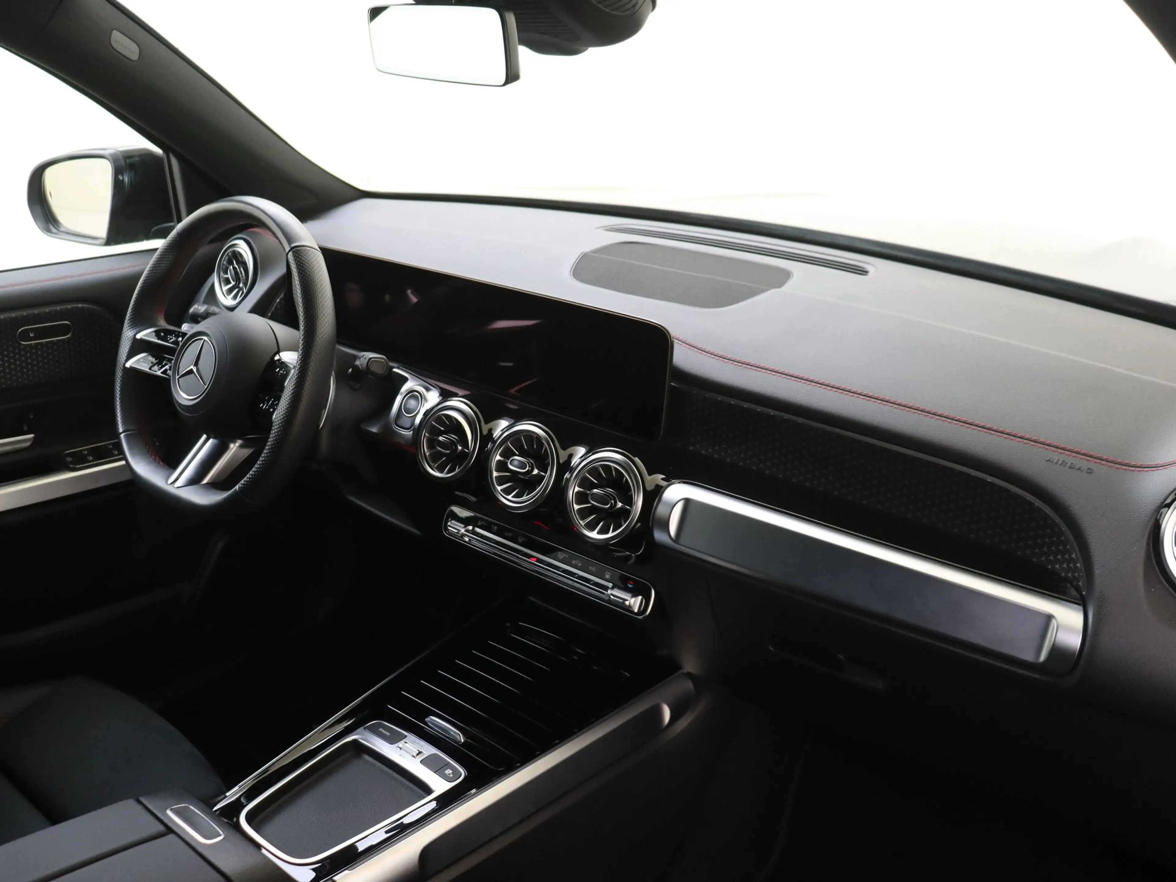 Mercedes-Benz EQB 250 250+ AMG Line 71 kWh Stoelverwarming / Nightpakket — photo 5