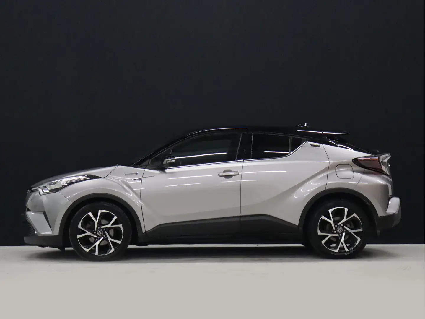 Toyota C-HR 1.8 Hybrid Bi-Tone Plus *WEEKAANBIEDING* [CRUISE C Gri - 2