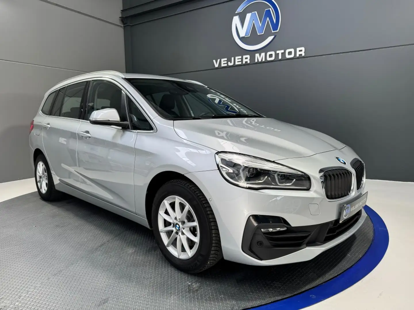 BMW 216 216d Gran Tourer Šedá - 1