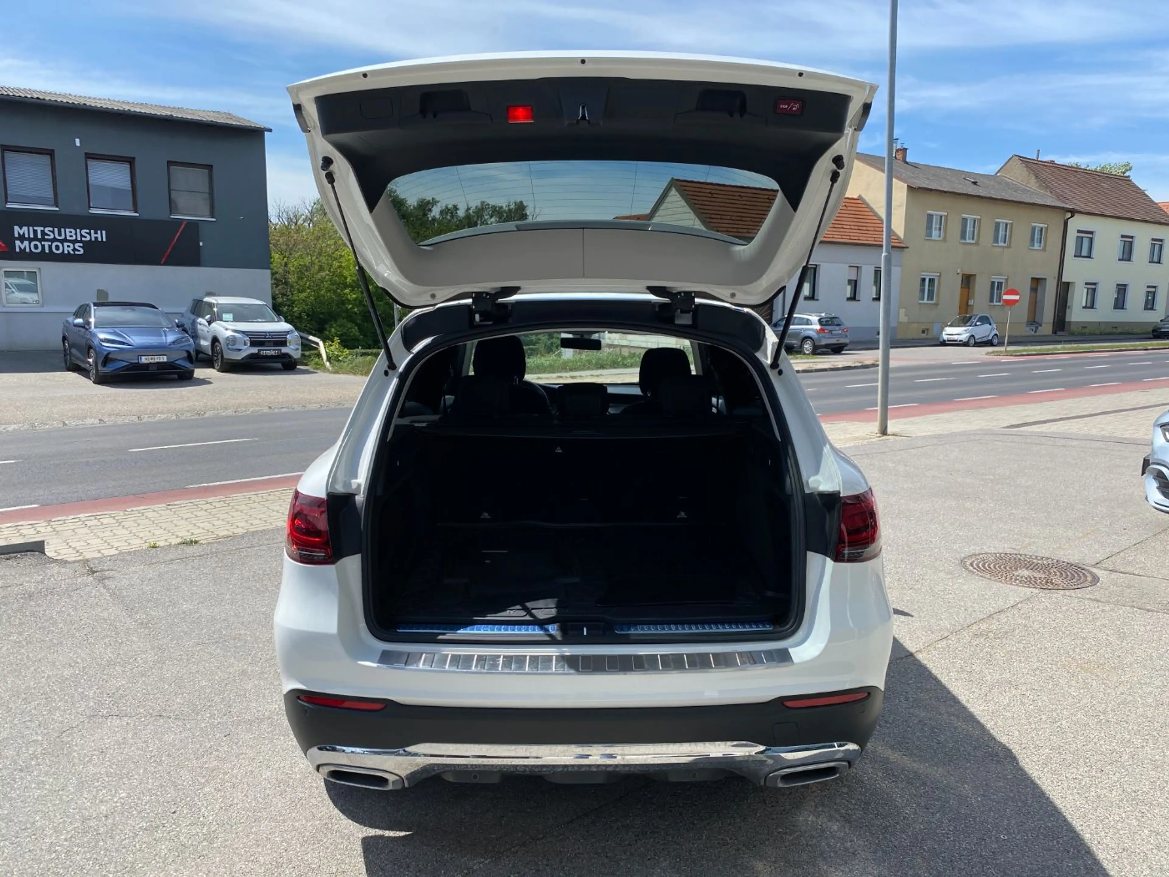 Mercedes-Benz GLC 200 d 4MATIC — photo 10