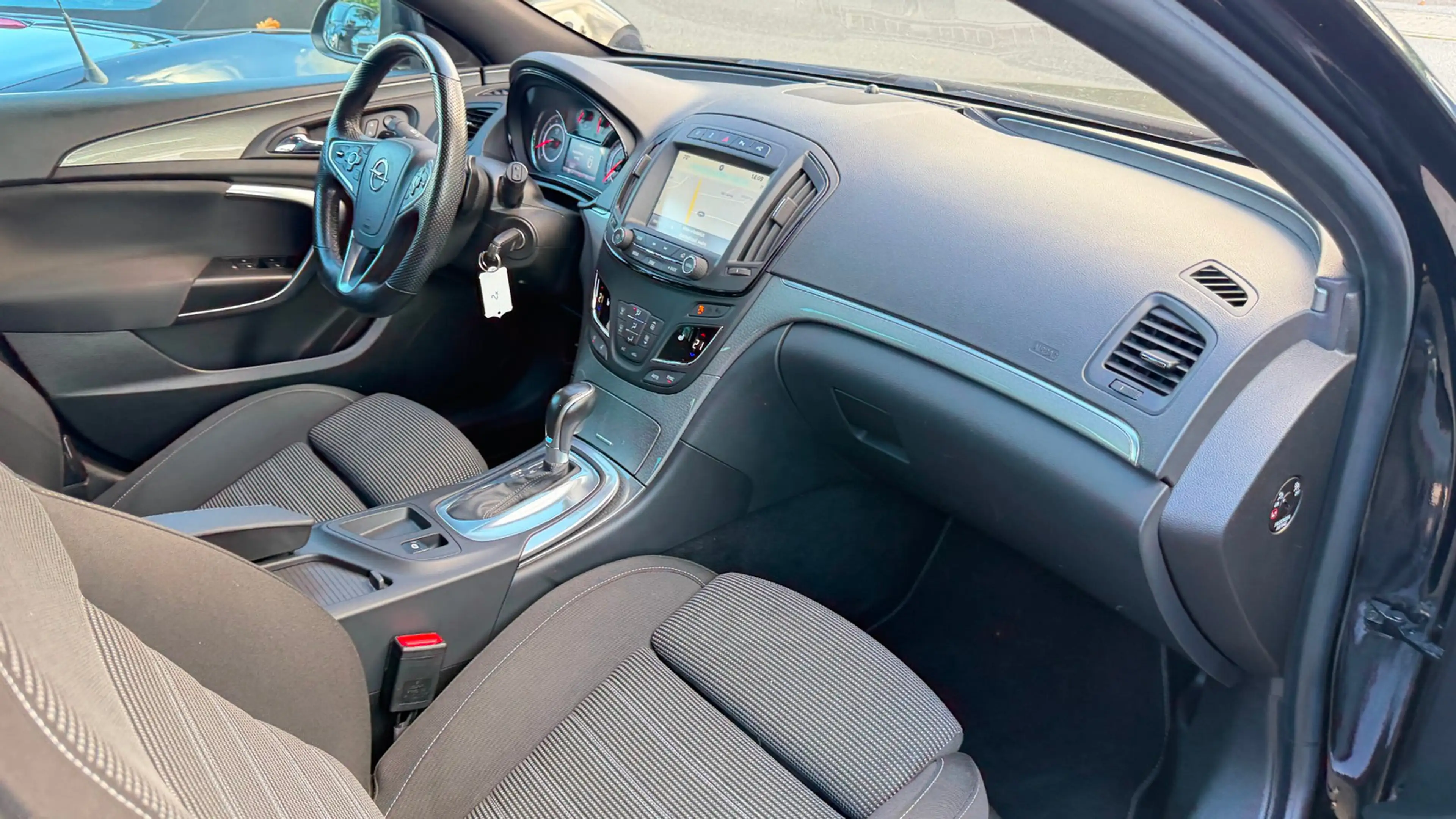 Opel Insignia A Sports Tourer Edition — photo 10