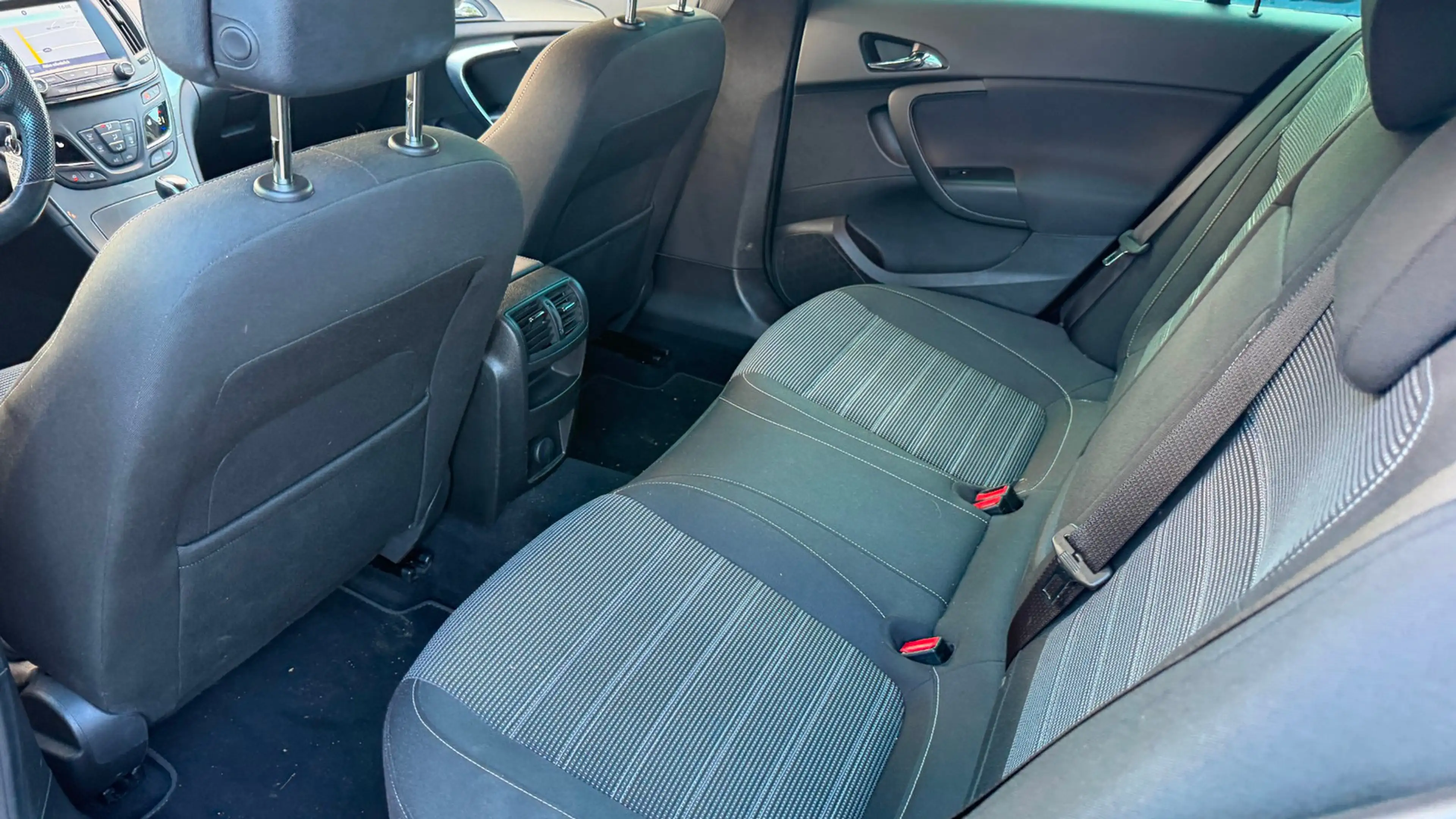Opel Insignia A Sports Tourer Edition — photo 3