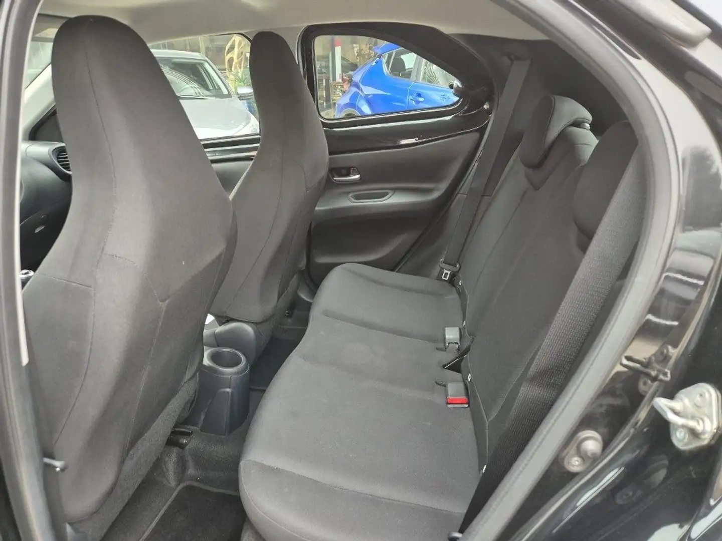 Toyota Aygo X 1.0 VVT-i 72 CV 5 porte Active Zwart - 2