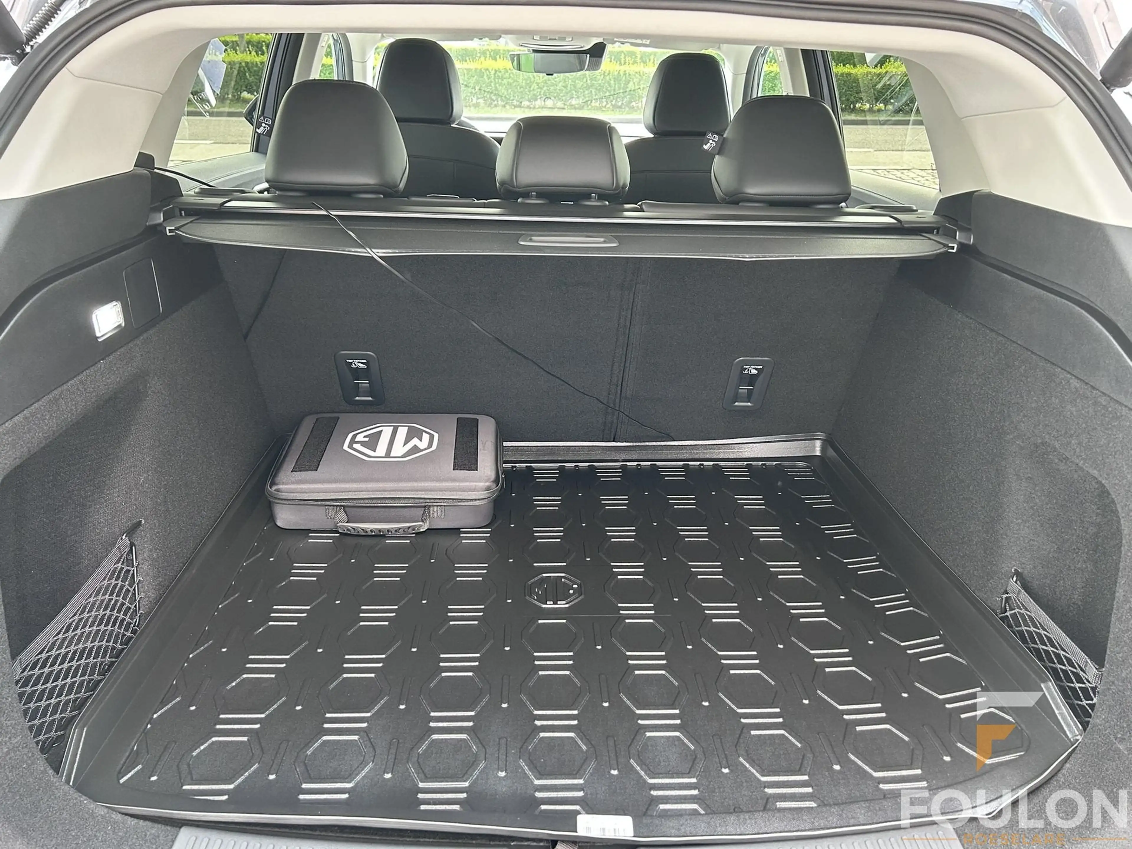 MG EHS Model 2025 1.5T Plug-in Luxury — photo 8