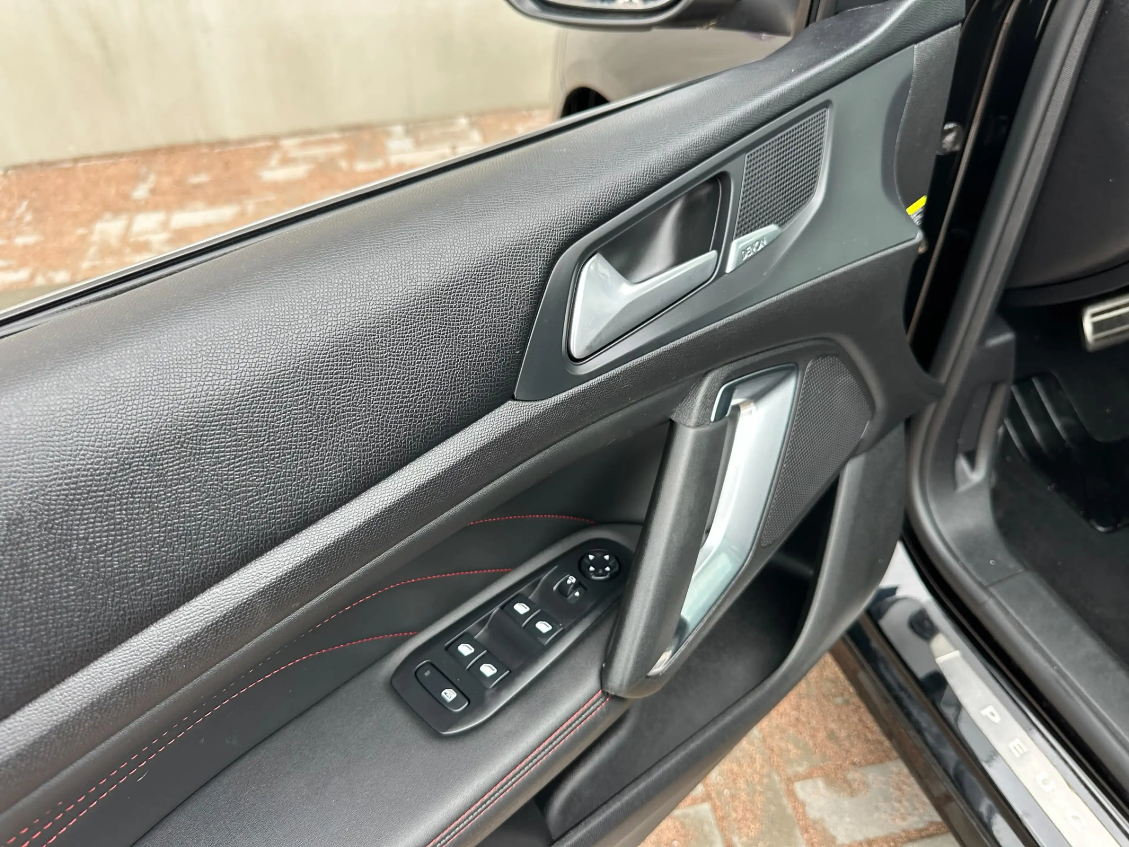 Peugeot 308 SW 1.2 PureTech GT-line Climate C, Cruise C, Pano. — photo 12