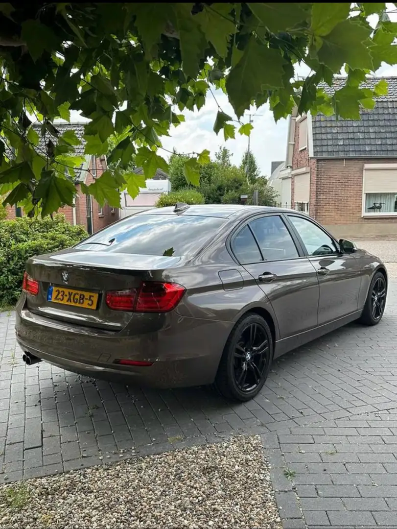 BMW 330 328i High Executive Maro - 1