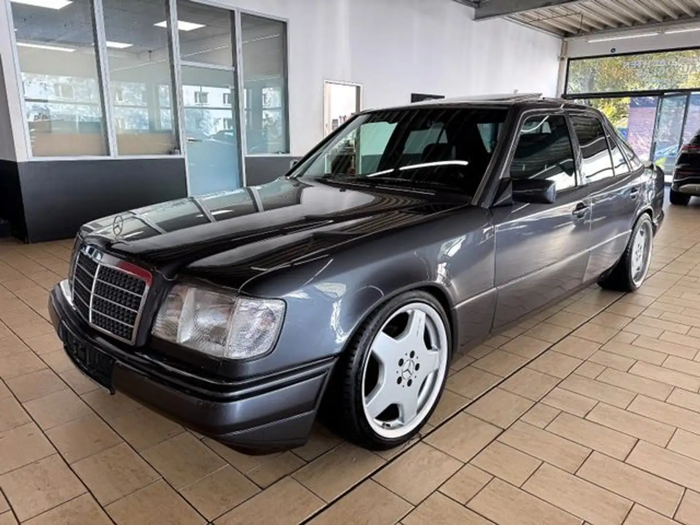 Mercedes-Benz E 280 *VOLLAUSST+SUPER OPTIK+RECHN.ca 50T? vorh. Grau - 2