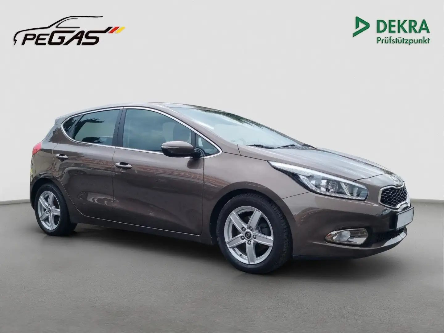 Kia Ceed / cee'd 1-Hand/UNFALLFREI/TÜV/Service Beige - 2