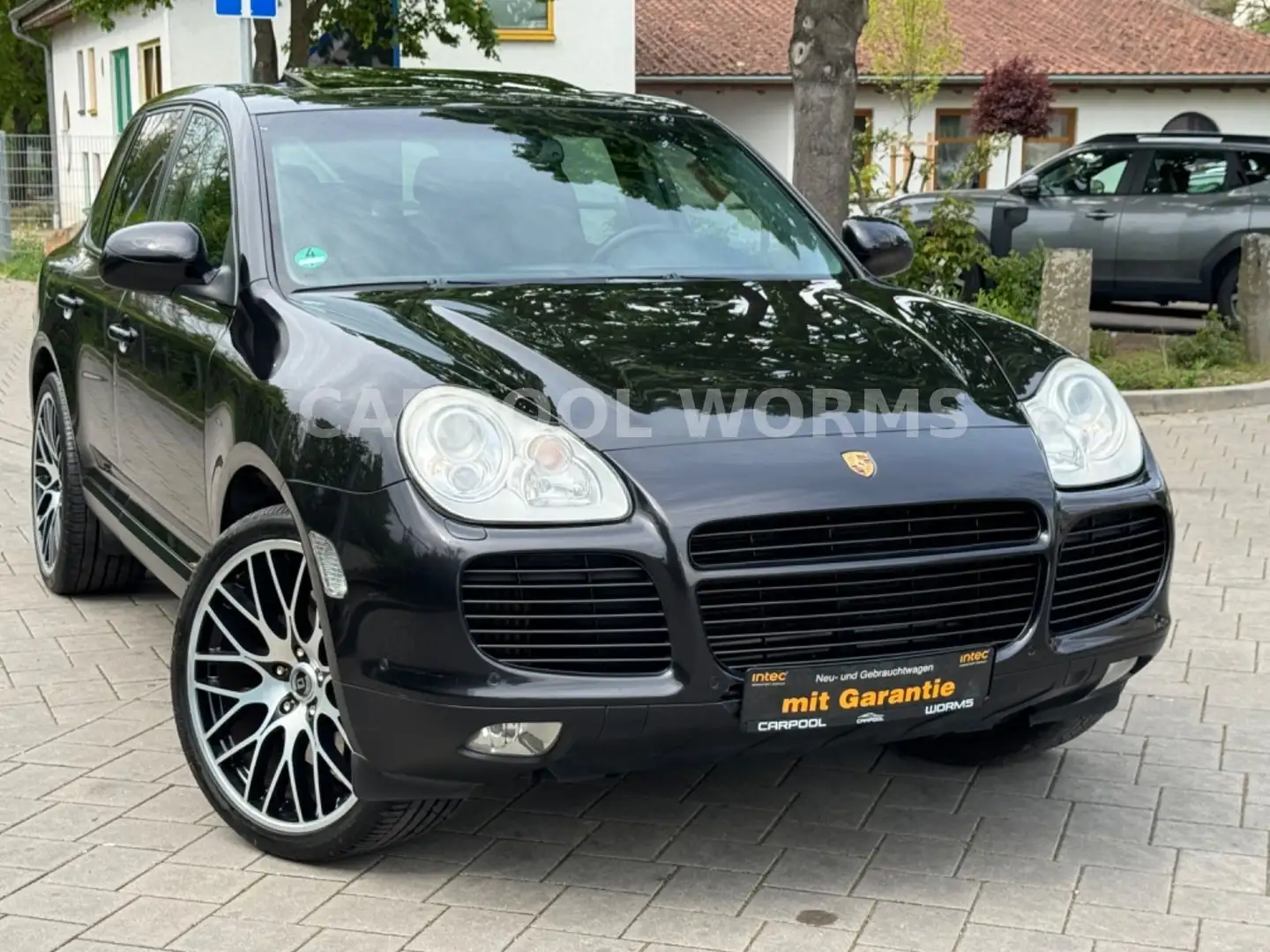 Porsche Cayenne Turbo S NAVI+LEDER+PANO+BOSE+AHK+20"ALU Schwarz - 1
