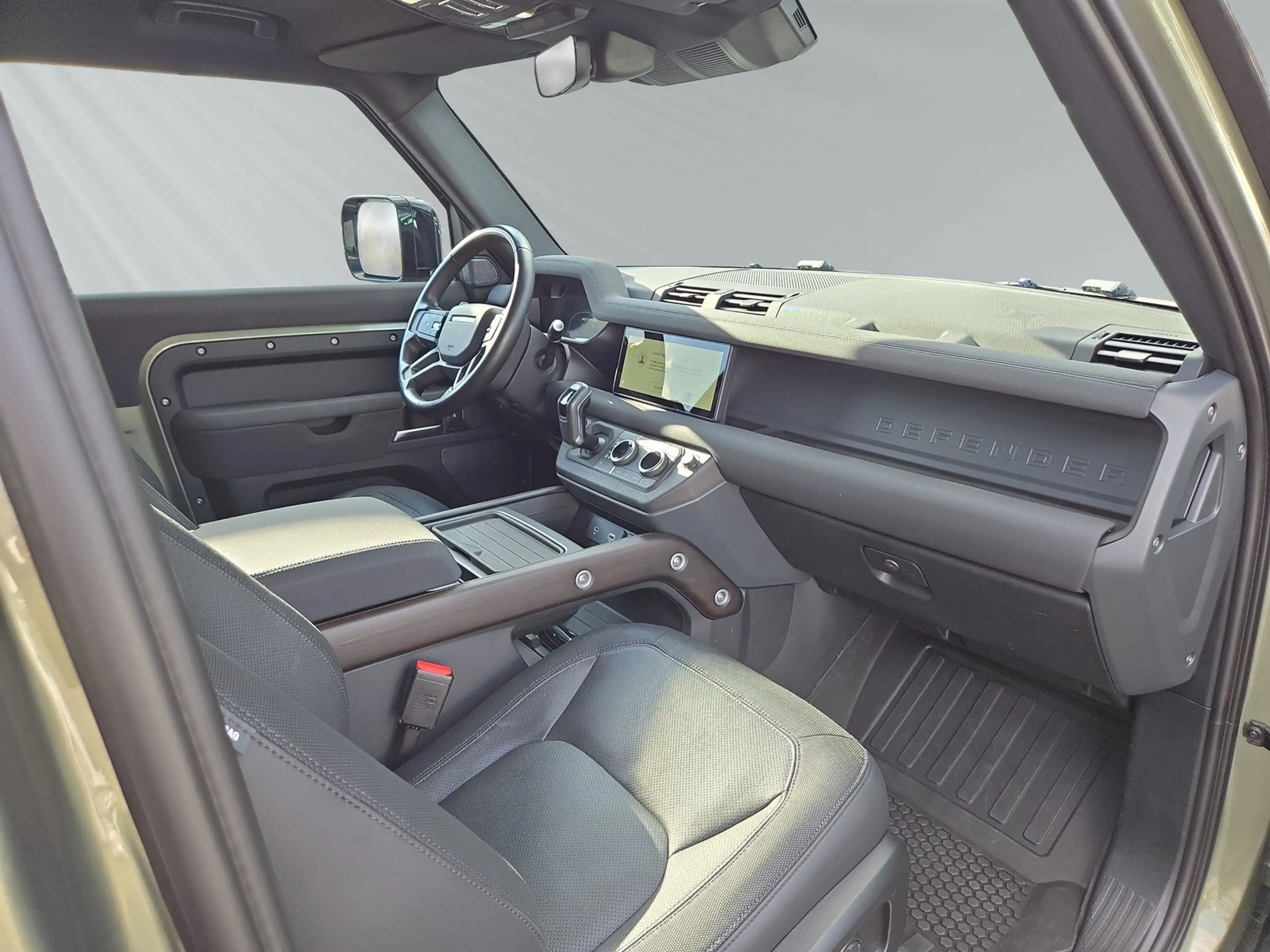 Land Rover Defender 90 D250 X-Dynamic SE Mild-Hybrid — photo 11