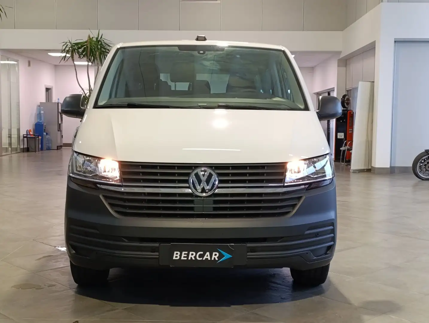 Volkswagen T6 Caravelle Caravelle 2.0 TDI 150CV PL Comfortline Bianco - 2