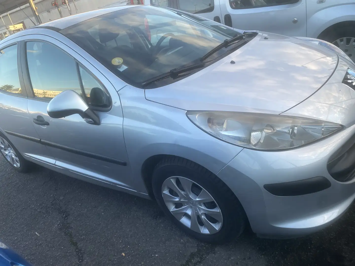 Peugeot 207 1.6 HDi 16v 90ch Trendy - 2