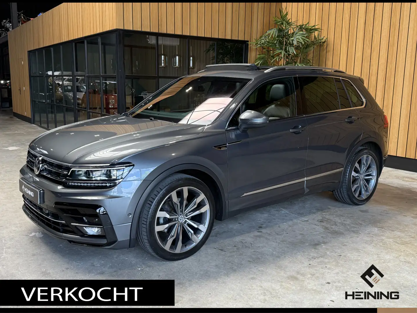 Volkswagen Tiguan 1.5 TSI ACT Highline Business R. DSG Automaat. Pan Gris - 1