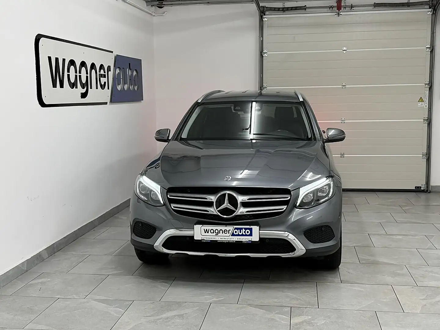 Mercedes-Benz GLC 220 d 4MATIC Aut.LED/ACC/Navi/el.AHK/RFK/19"Alu Grau - 1