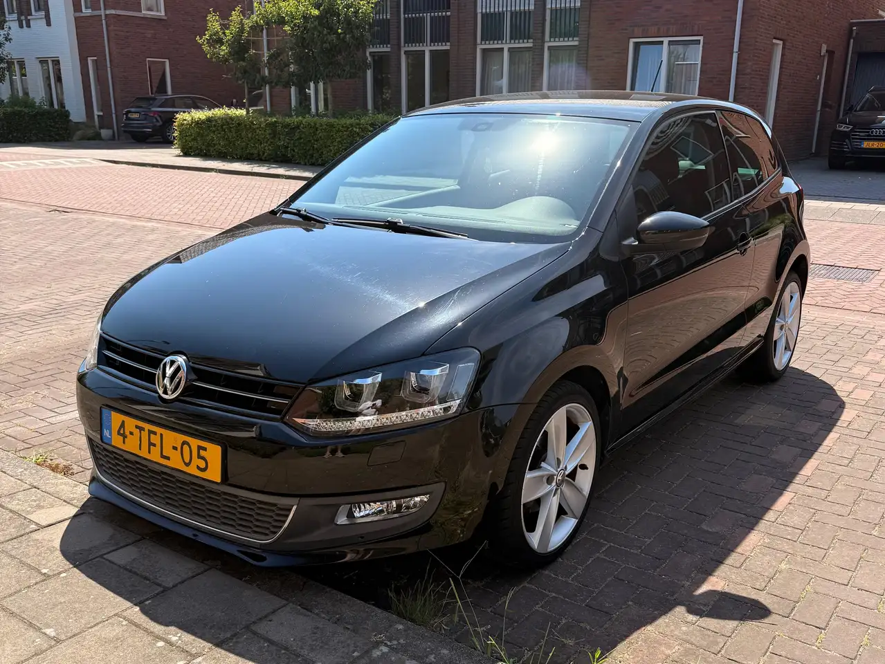 Volkswagen Polo Polo 1.2 TSI Highline — photo 1 of 9