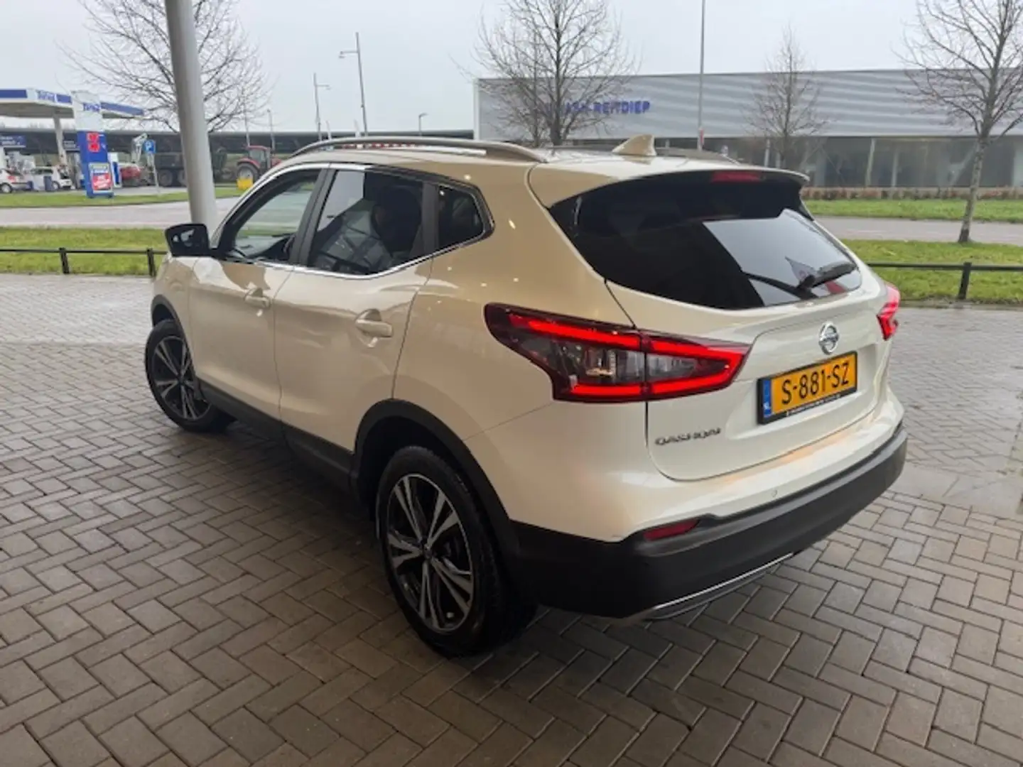 Nissan Qashqai 1.3 DIG-T N-CONNECTA + PANODAK/ECC/CAMERA/LMV/PDC Wit - 2