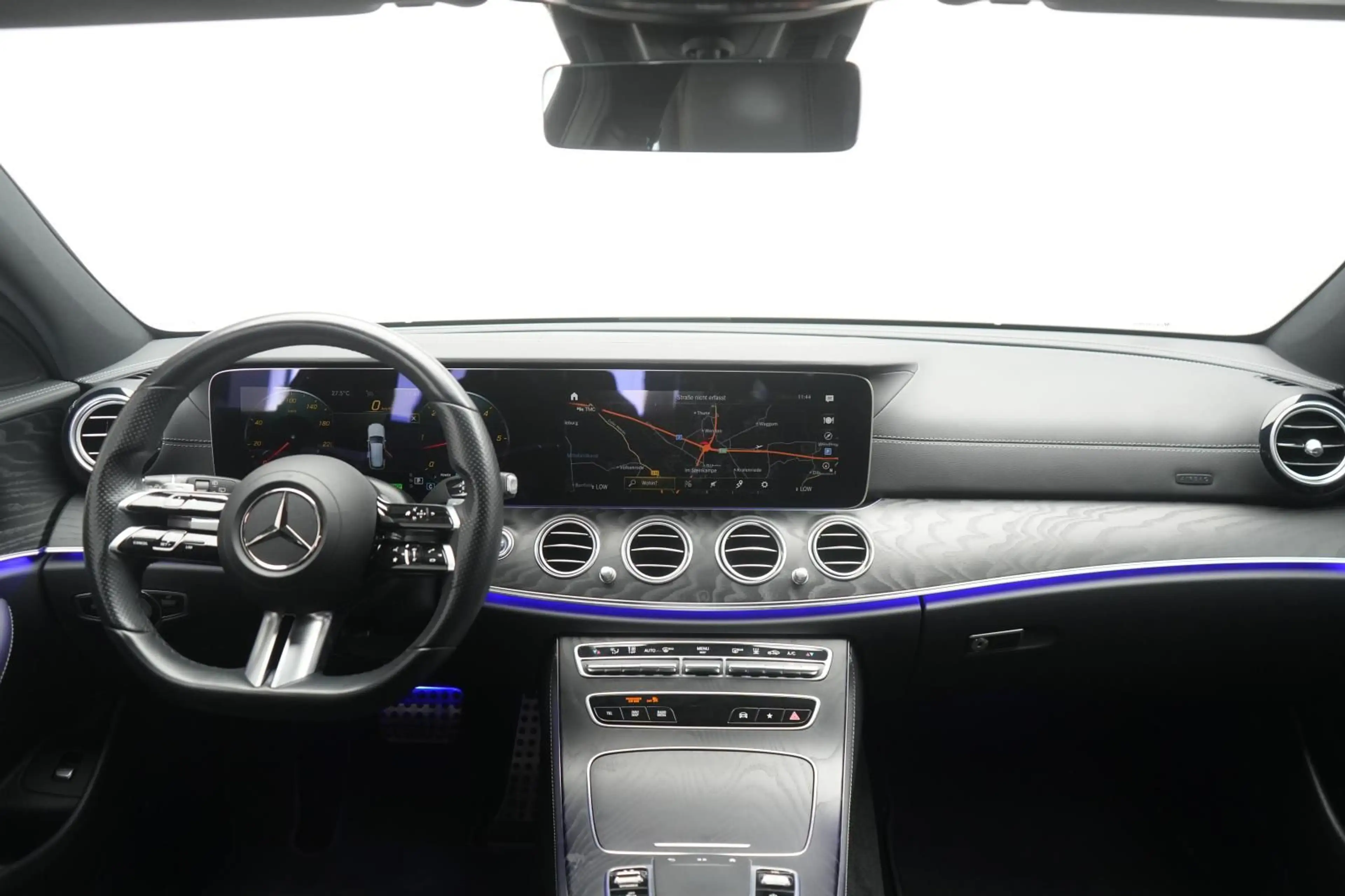 Mercedes-Benz E 300 d 4Matic AMG T 9G-Tronic Kamera/Burmester/ — photo 14