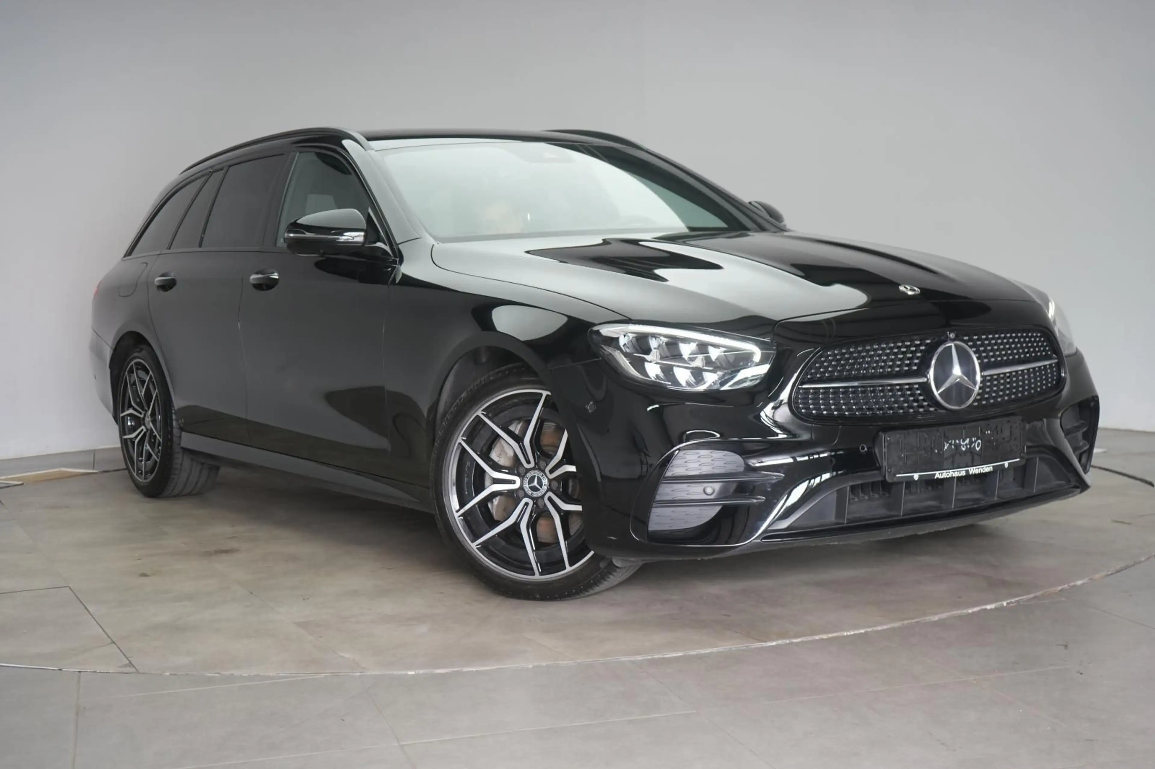 Mercedes-Benz E 300 d 4Matic AMG T 9G-Tronic Kamera/Burmester/