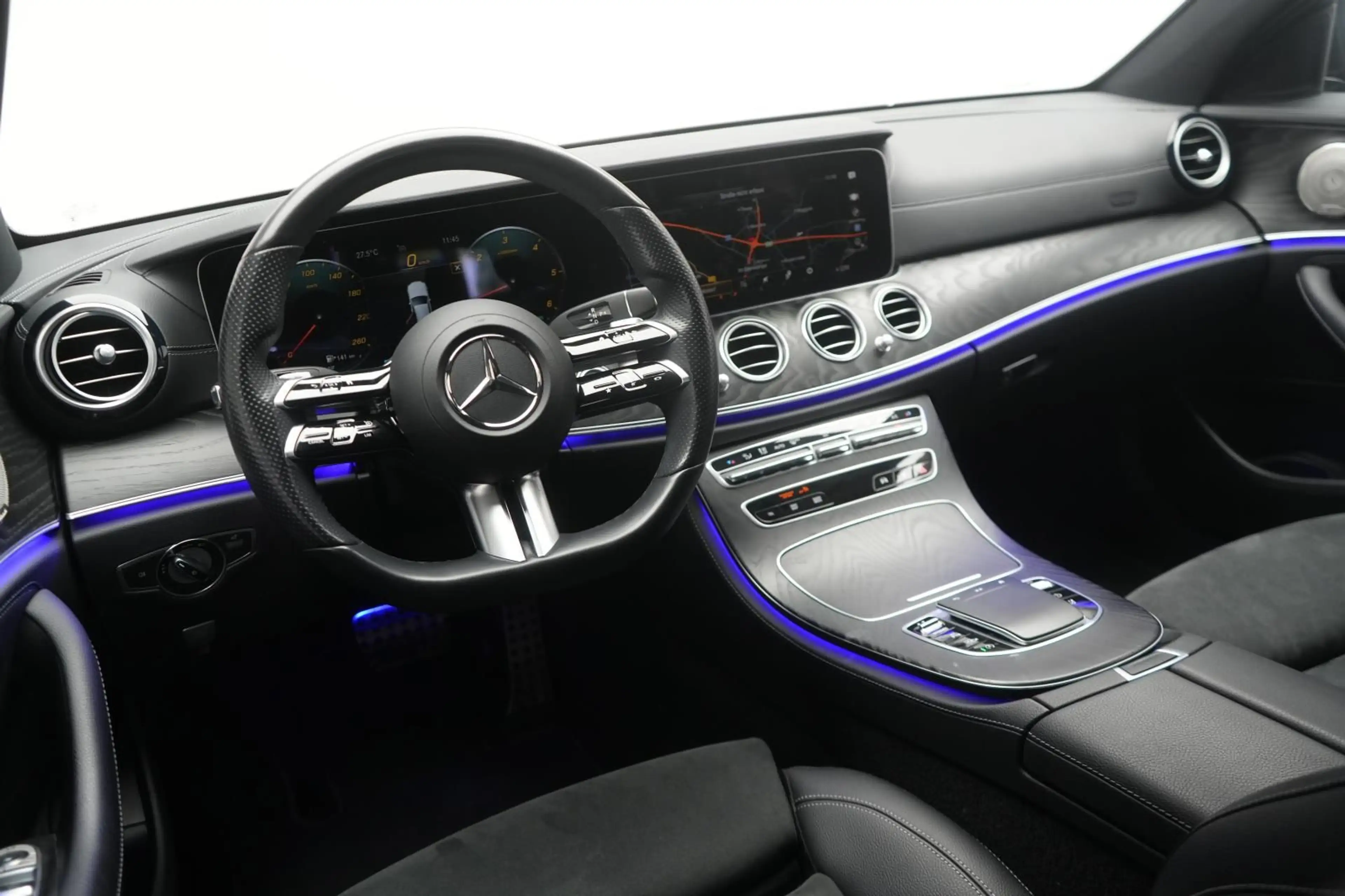 Mercedes-Benz E 300 d 4Matic AMG T 9G-Tronic Kamera/Burmester/ — photo 13