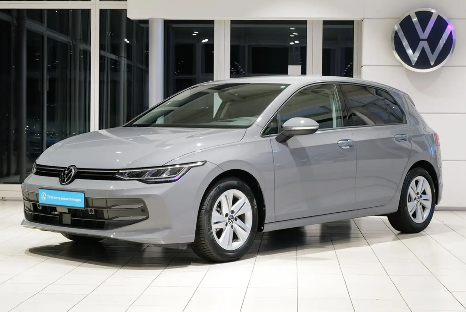 Volkswagen Golf VIII 1.5TSI Life HUD AHK RKam Navi ACC Grau - 2