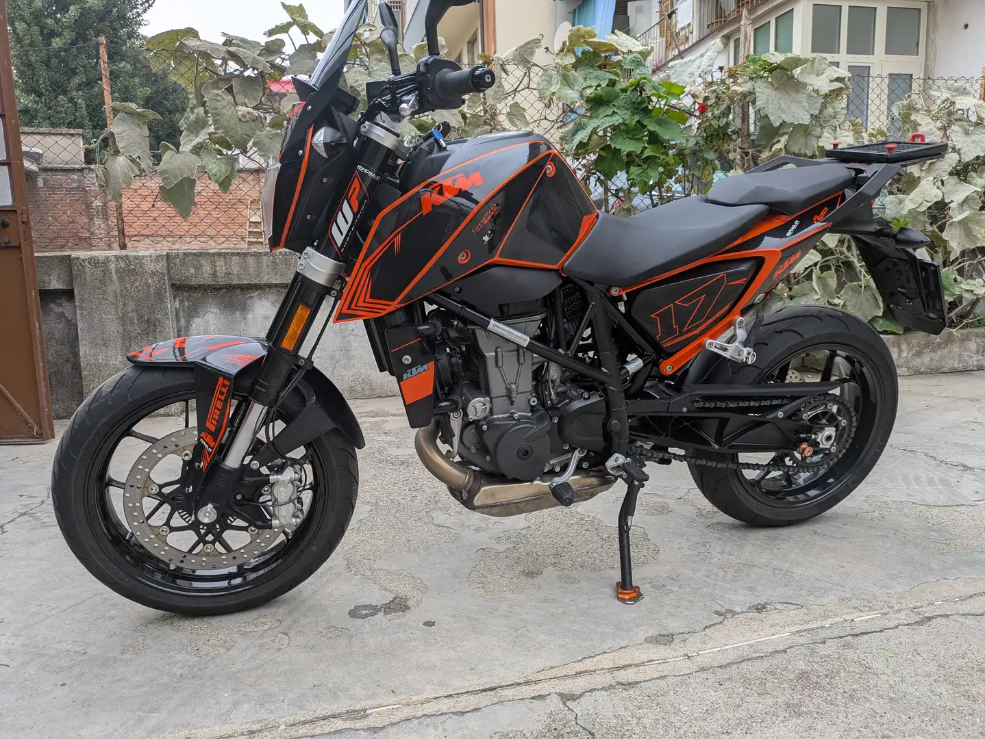 KTM 690 Duke Nero - 1