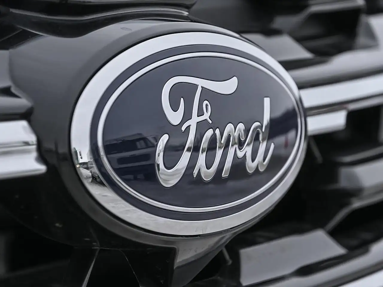 Ford Explorer снимка Ford Explorer