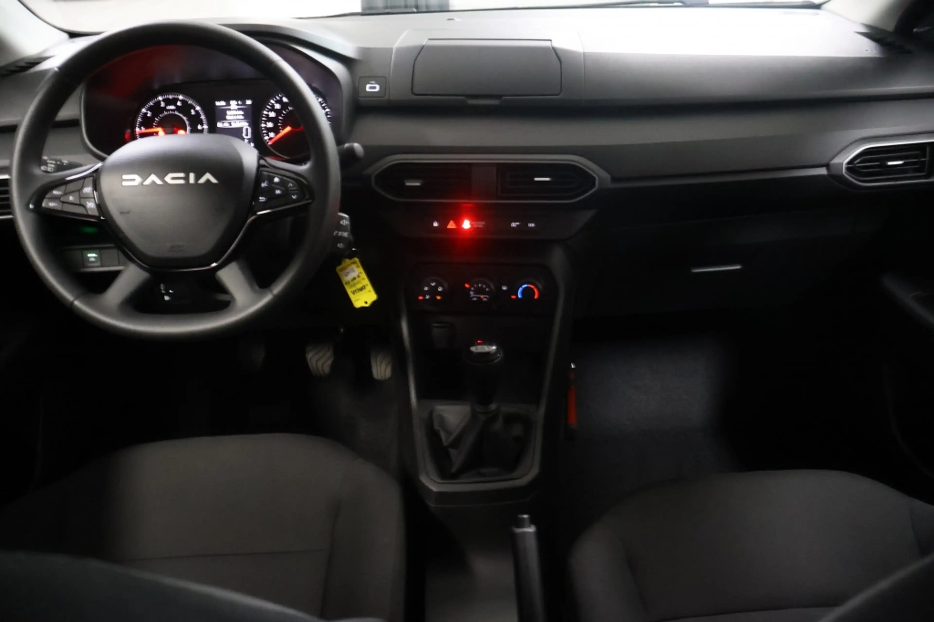 Dacia Sandero 1.0 TCe E-G Essential — photo 7