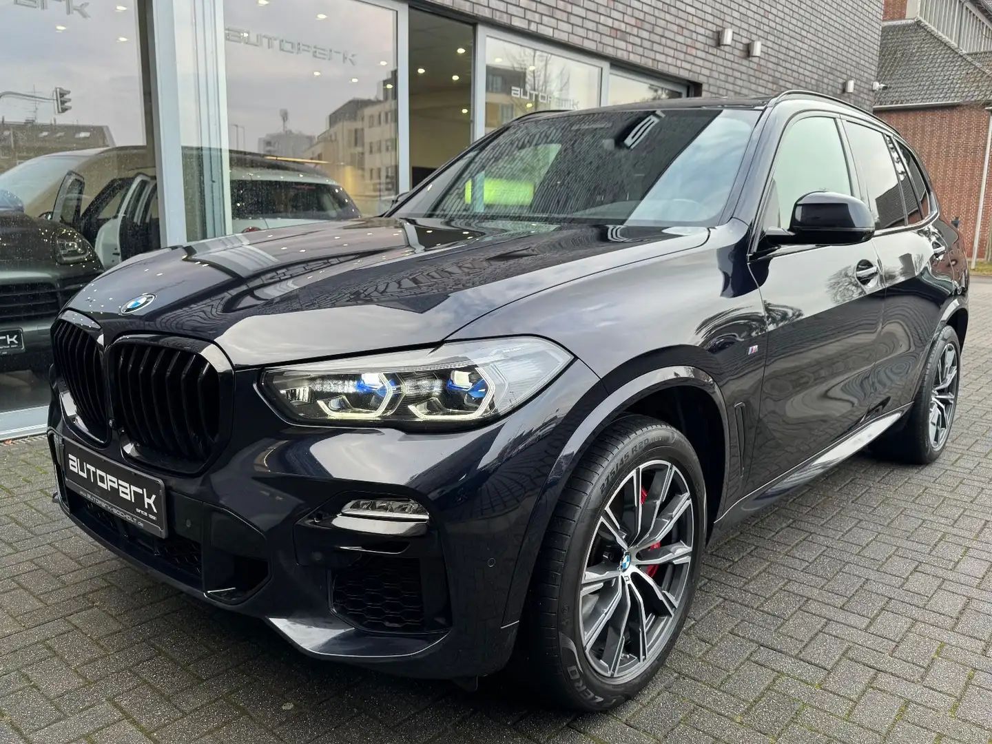 BMW X5 xD 40d M Sport NightVis Soft B&W Massage Luft Noir - 1