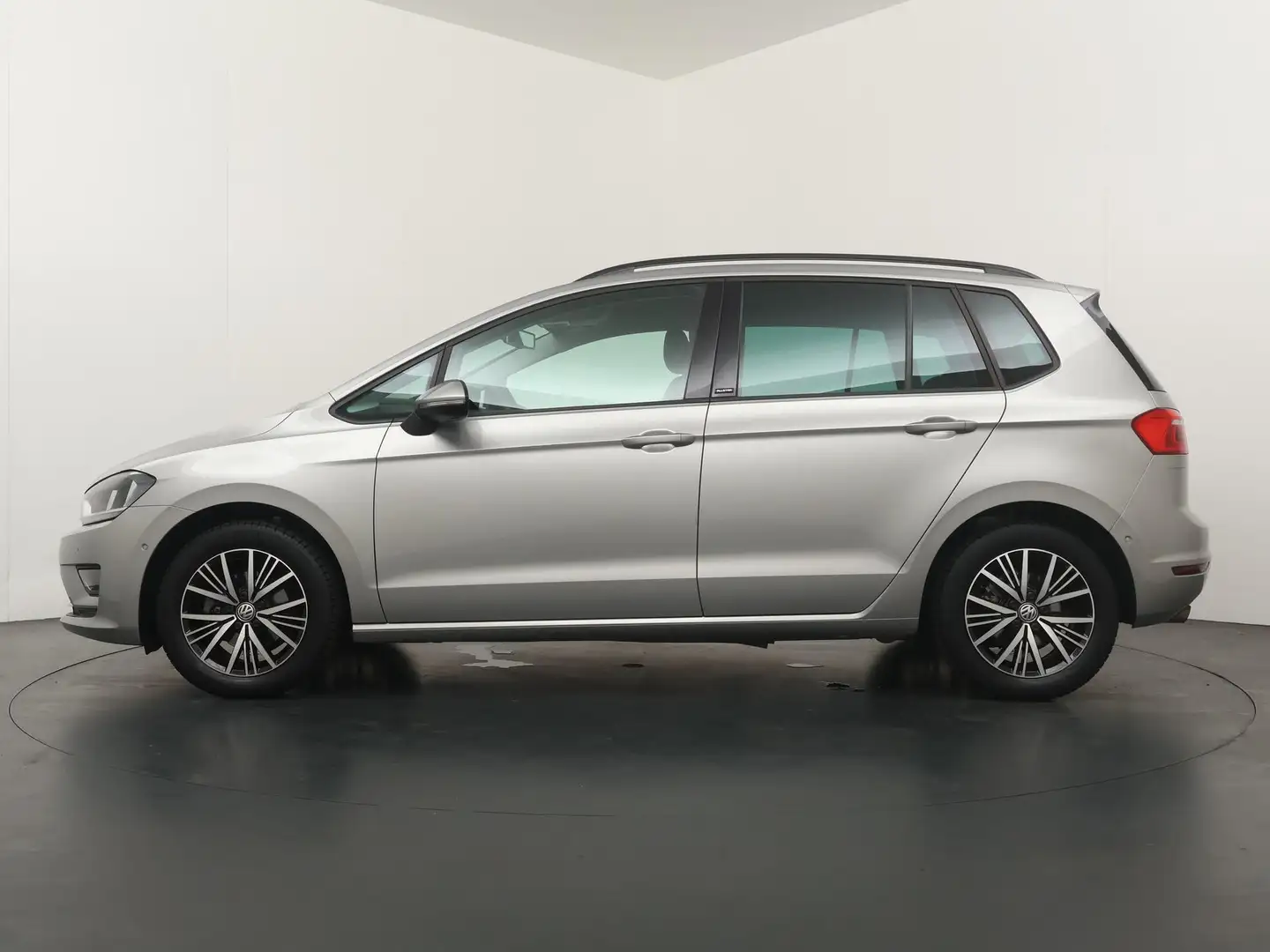 Volkswagen Golf Sportsvan 1.2 TSI Business Edition - Navigatie - Stoelverwar Gris - 2