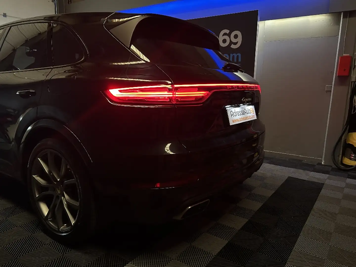 Porsche Cayenne E-Hybrid 3.0 V6 462 ch Tiptronic BVA S - 2