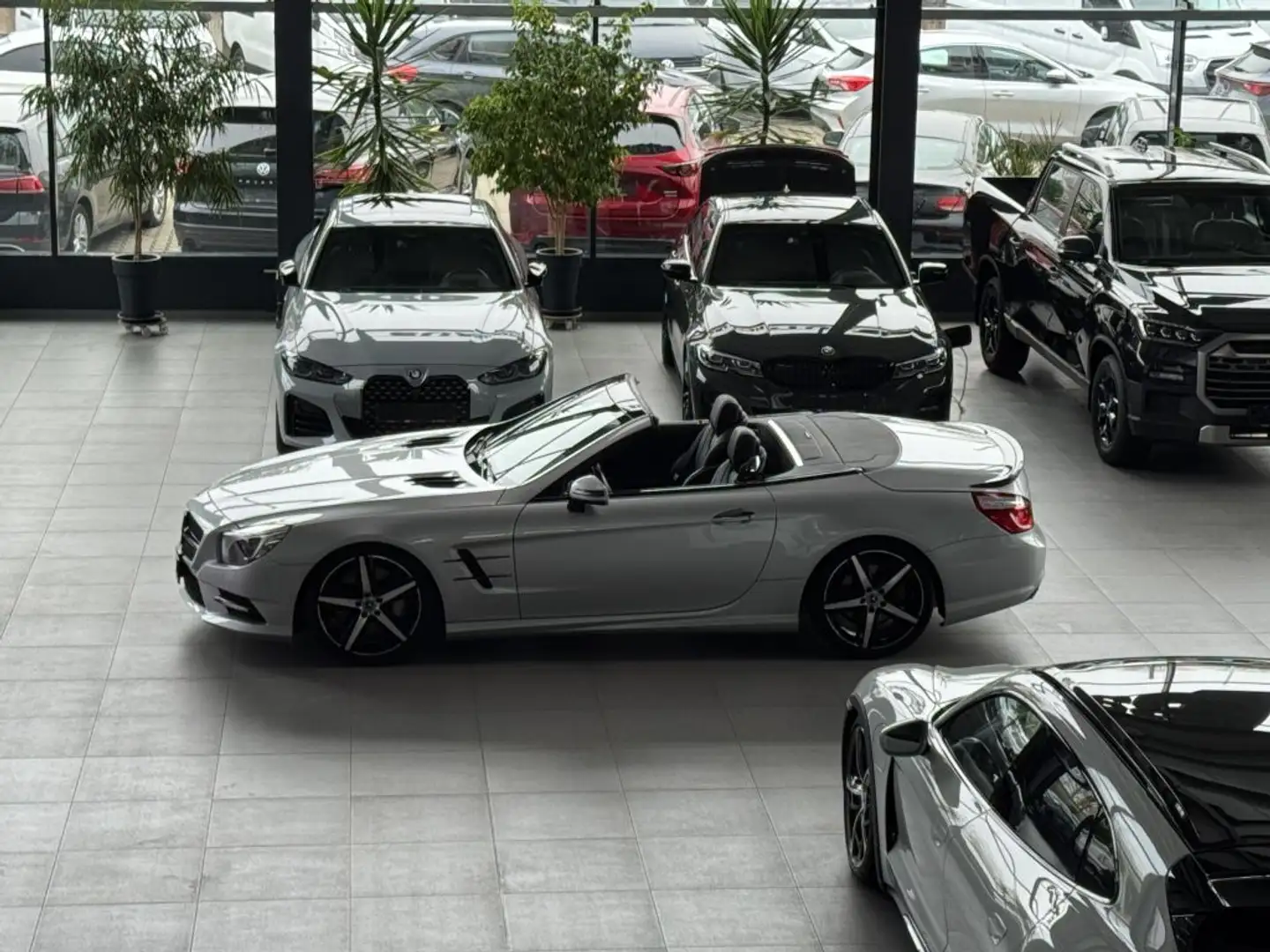Mercedes-Benz SL 350 7G-TRONIC Panorama Sport-Paket AMG DISTRO Silber - 1