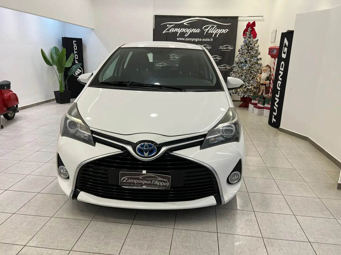 Toyota Yaris Yaris 1.5 Hybrid 5 porte Active Bianco - 2