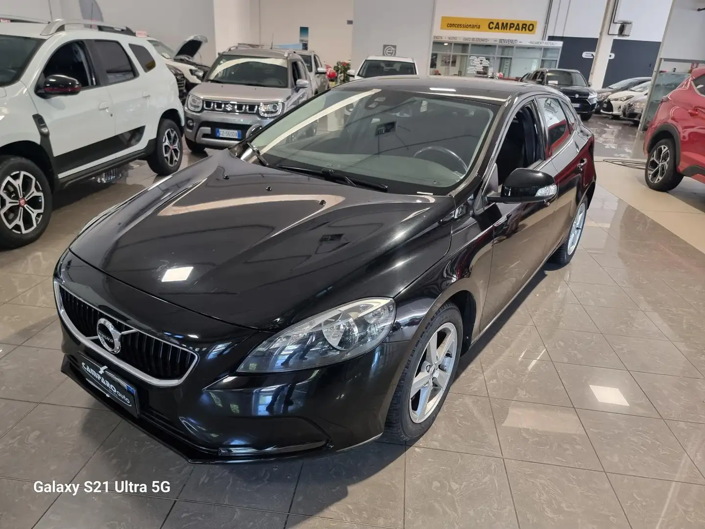 Volvo V40 2.0 d2 Business my17 KM 83000 OK NEOPATENTATI Negro - 1