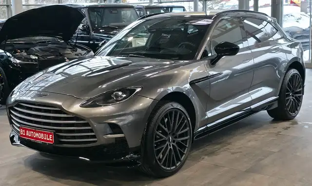 Aston Martin DBX 707 CARBON *AHK*STAHZ*23 FORGET*NEUWERTIG*