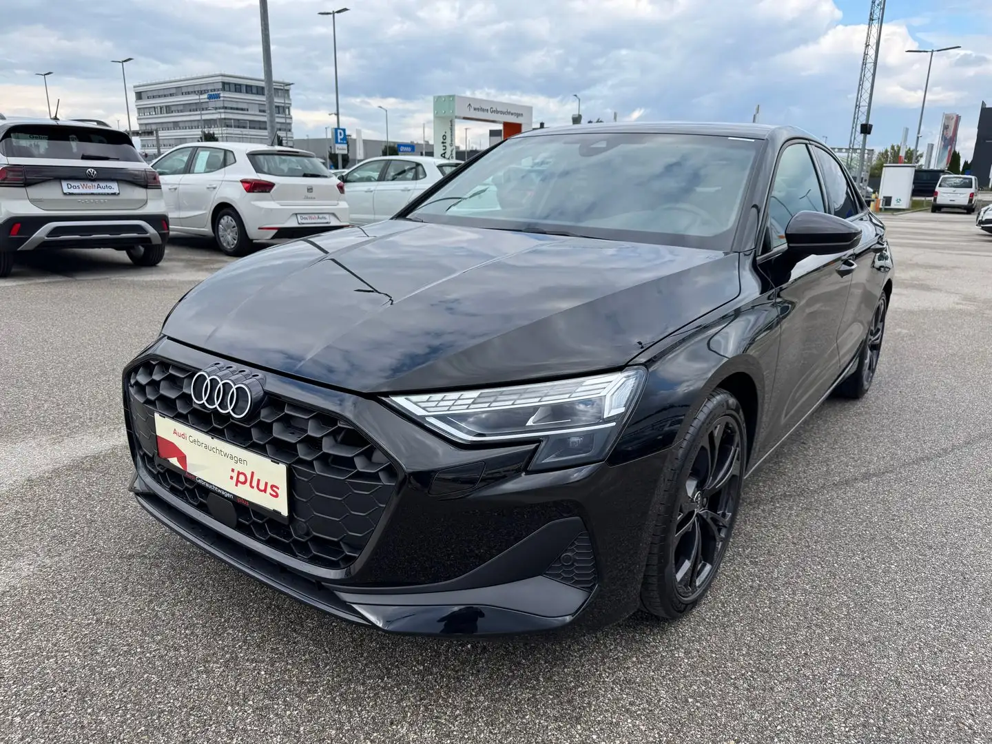 Audi A3 Limousine 35 TFSI Schwarz - 1