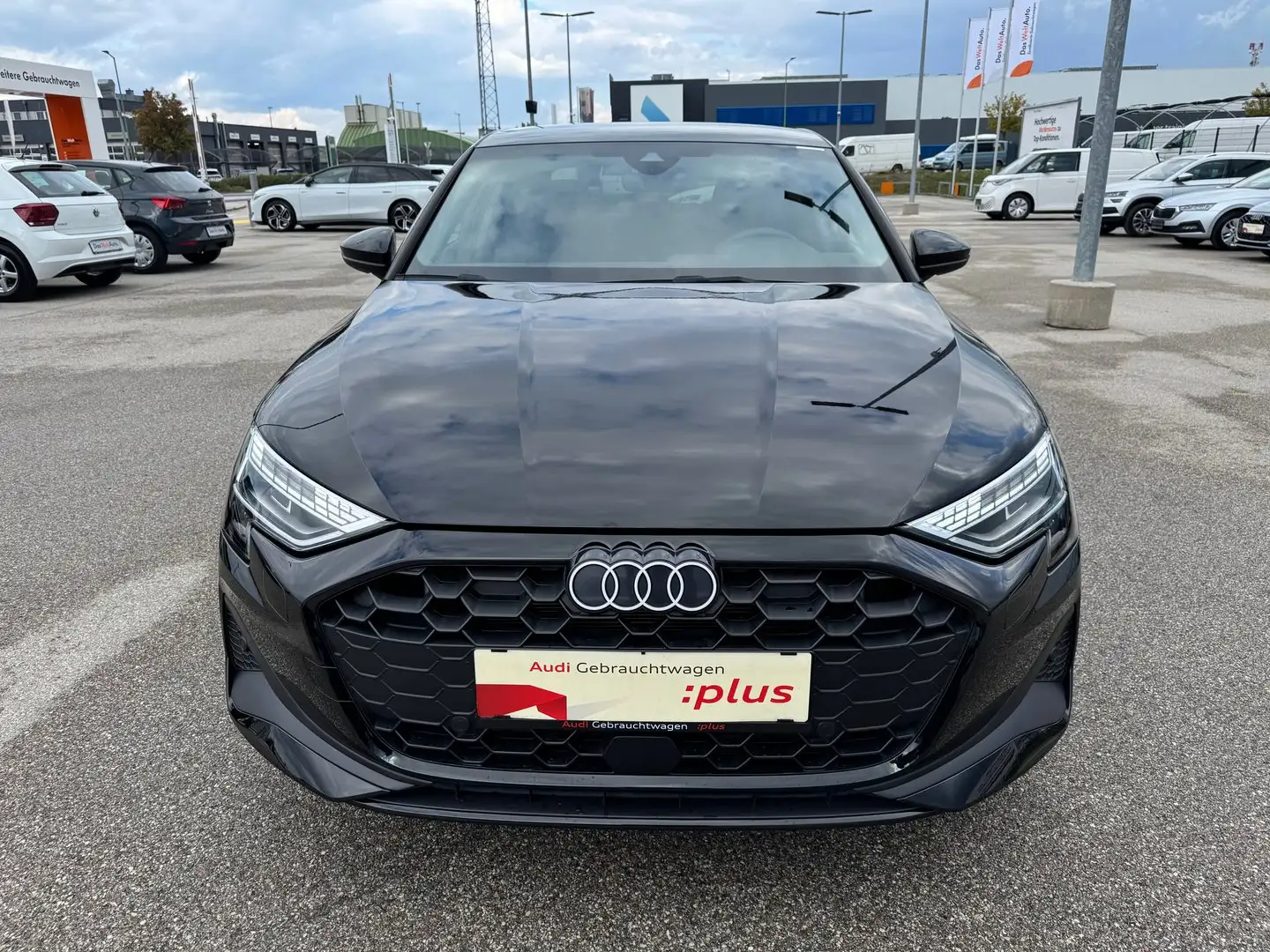 Audi A3 Limousine 35 TFSI Schwarz - 2
