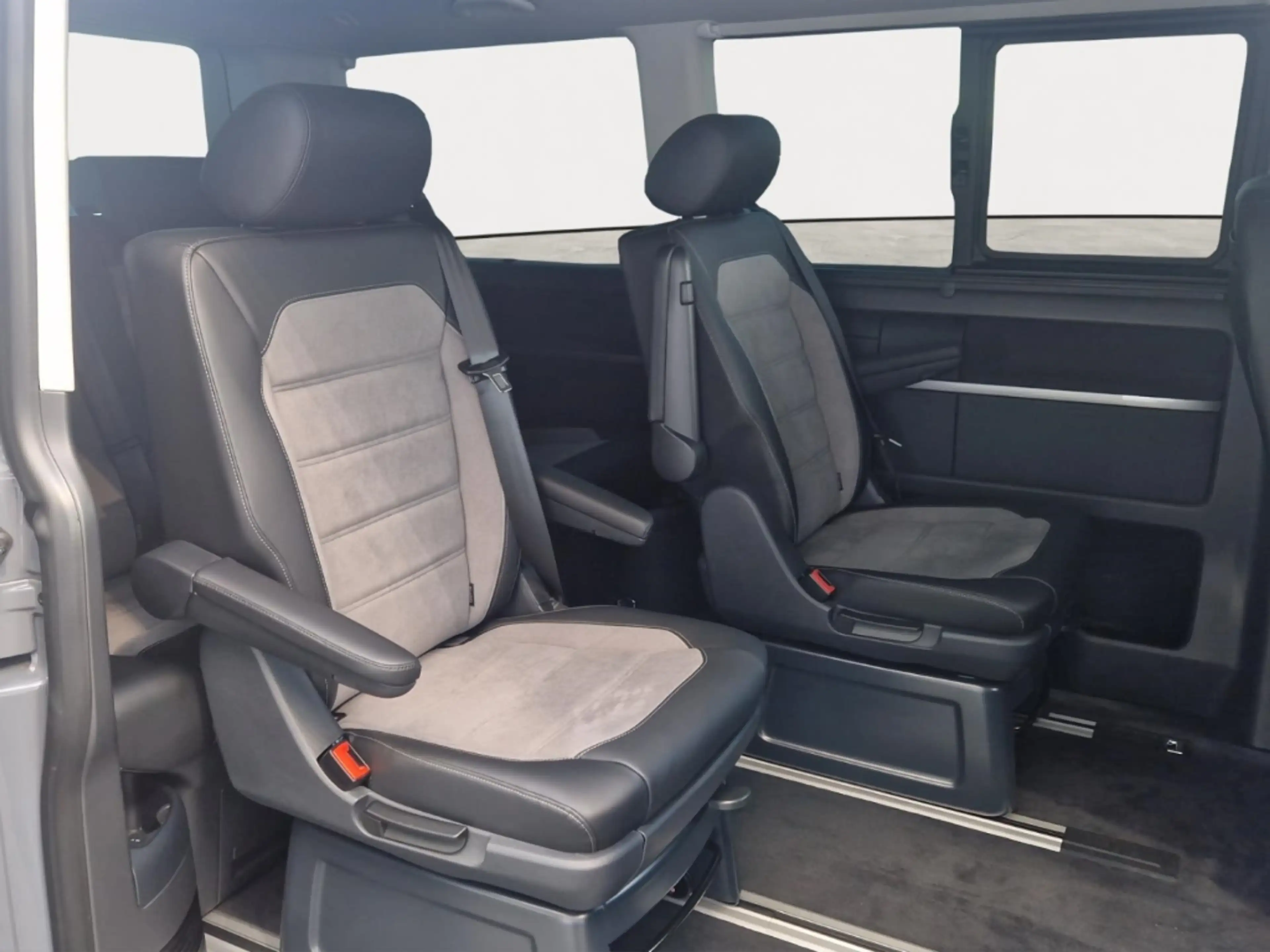 Volkswagen T6.1 Multivan 2.0 TDI DSG Generation Six *AHK*LED*KAMERA*7-SITZE — photo 13