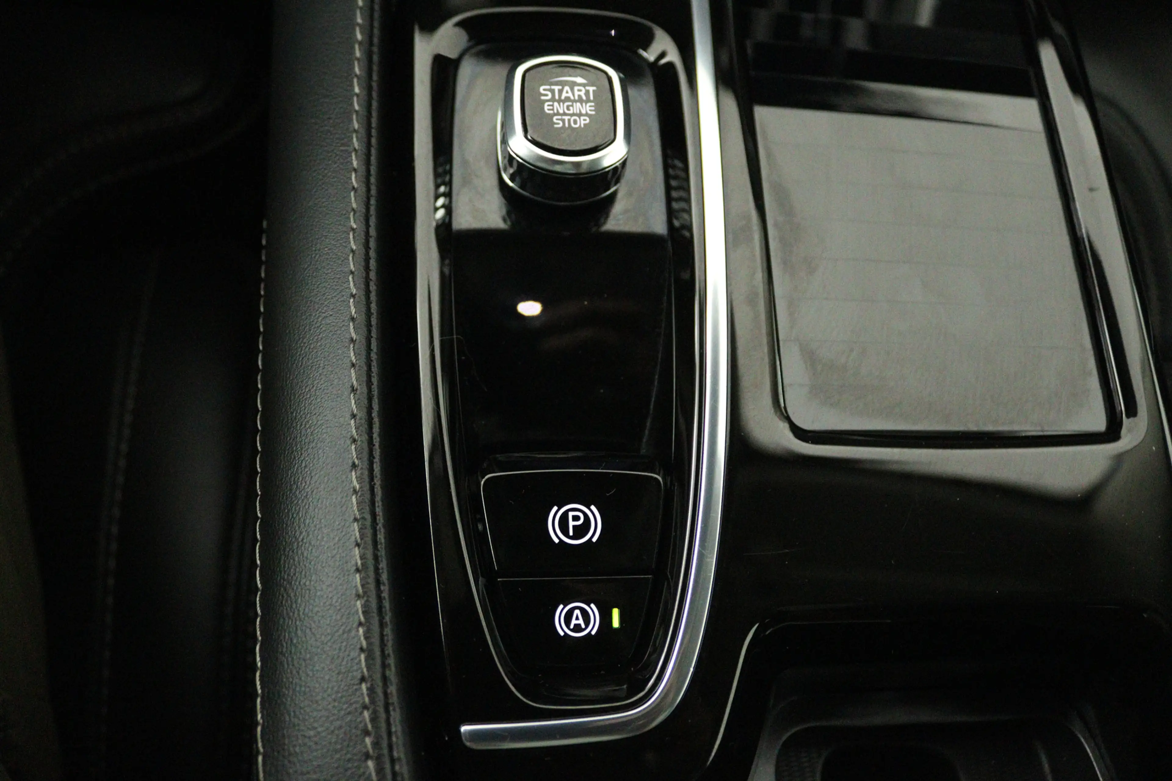 Volvo V60 2.0 T6 Recharge AWD Inscription (PANORAMADAK, TREK — photo 11