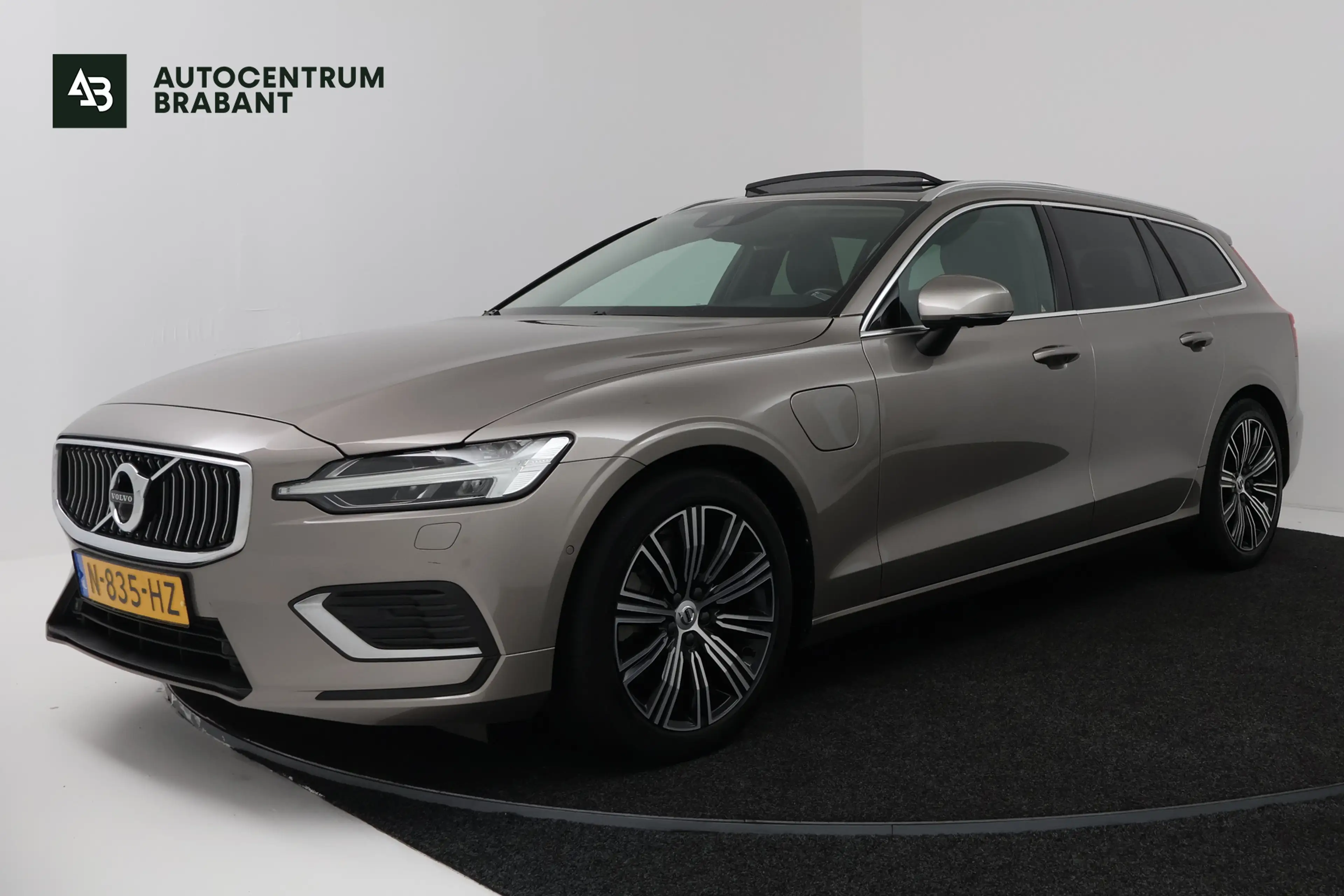 Volvo V60 2.0 T6 Recharge AWD Inscription (PANORAMADAK, TREK