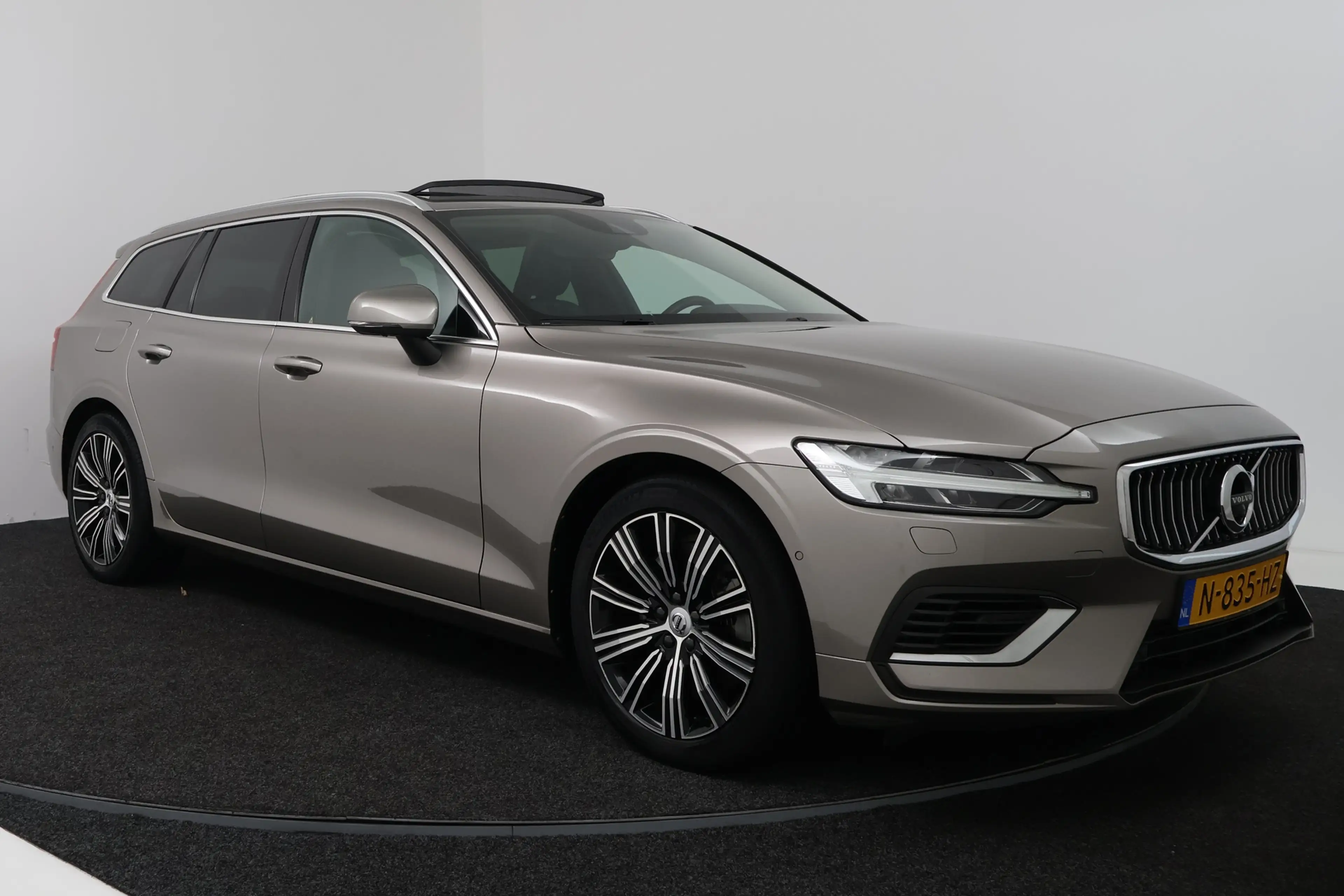 Volvo V60 2.0 T6 Recharge AWD Inscription (PANORAMADAK, TREK — photo 22