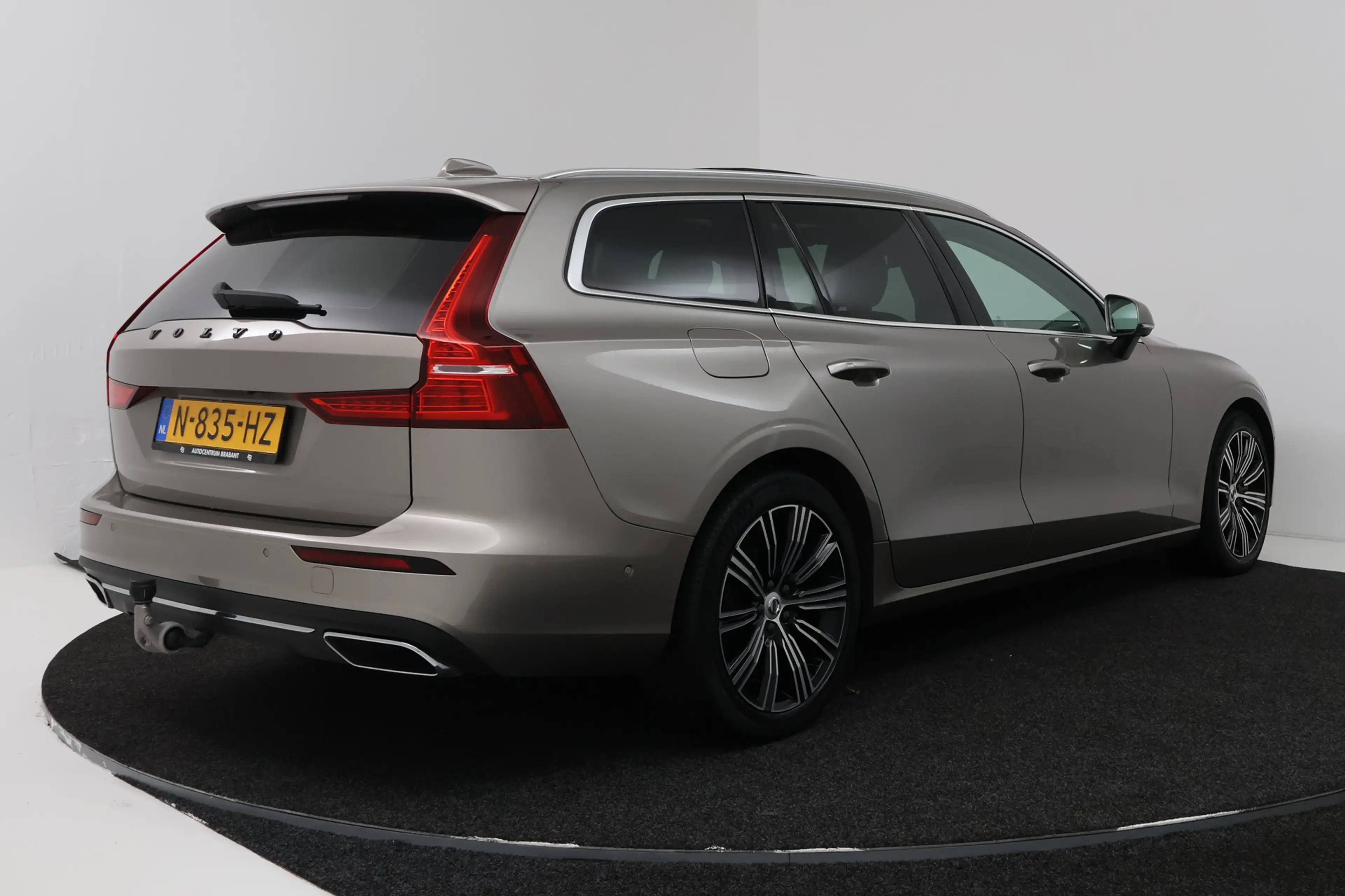Volvo V60 2.0 T6 Recharge AWD Inscription (PANORAMADAK, TREK — photo 12