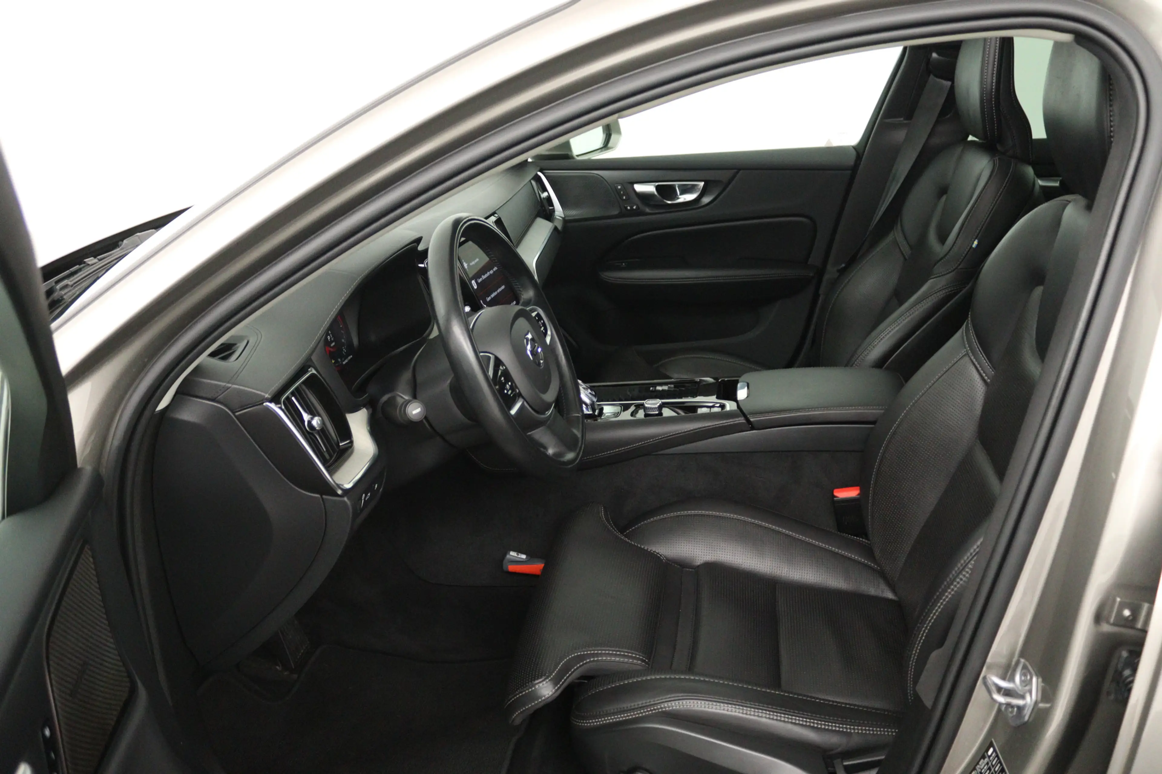 Volvo V60 2.0 T6 Recharge AWD Inscription (PANORAMADAK, TREK — photo 17