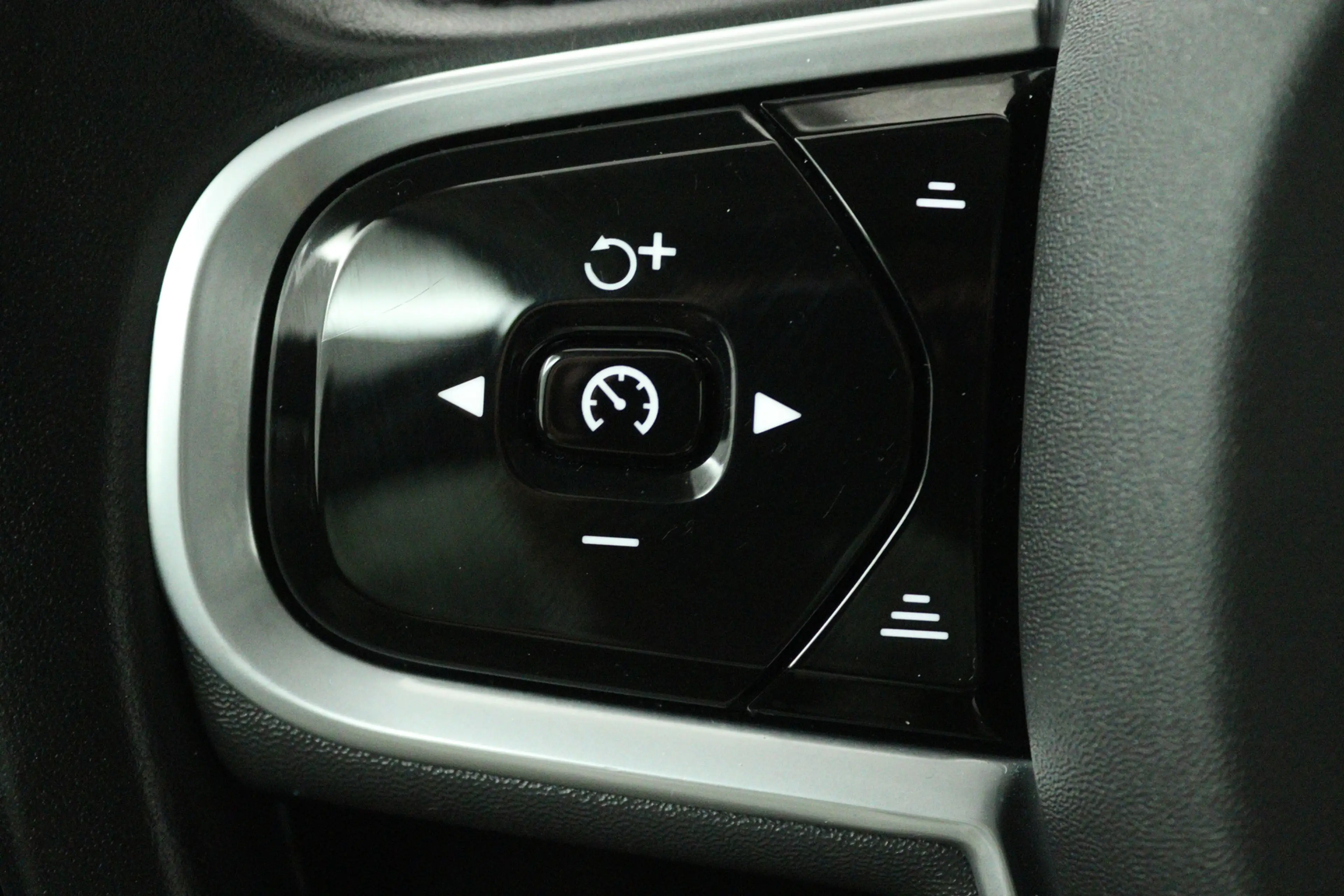 Volvo V60 2.0 T6 Recharge AWD Inscription (PANORAMADAK, TREK — photo 6