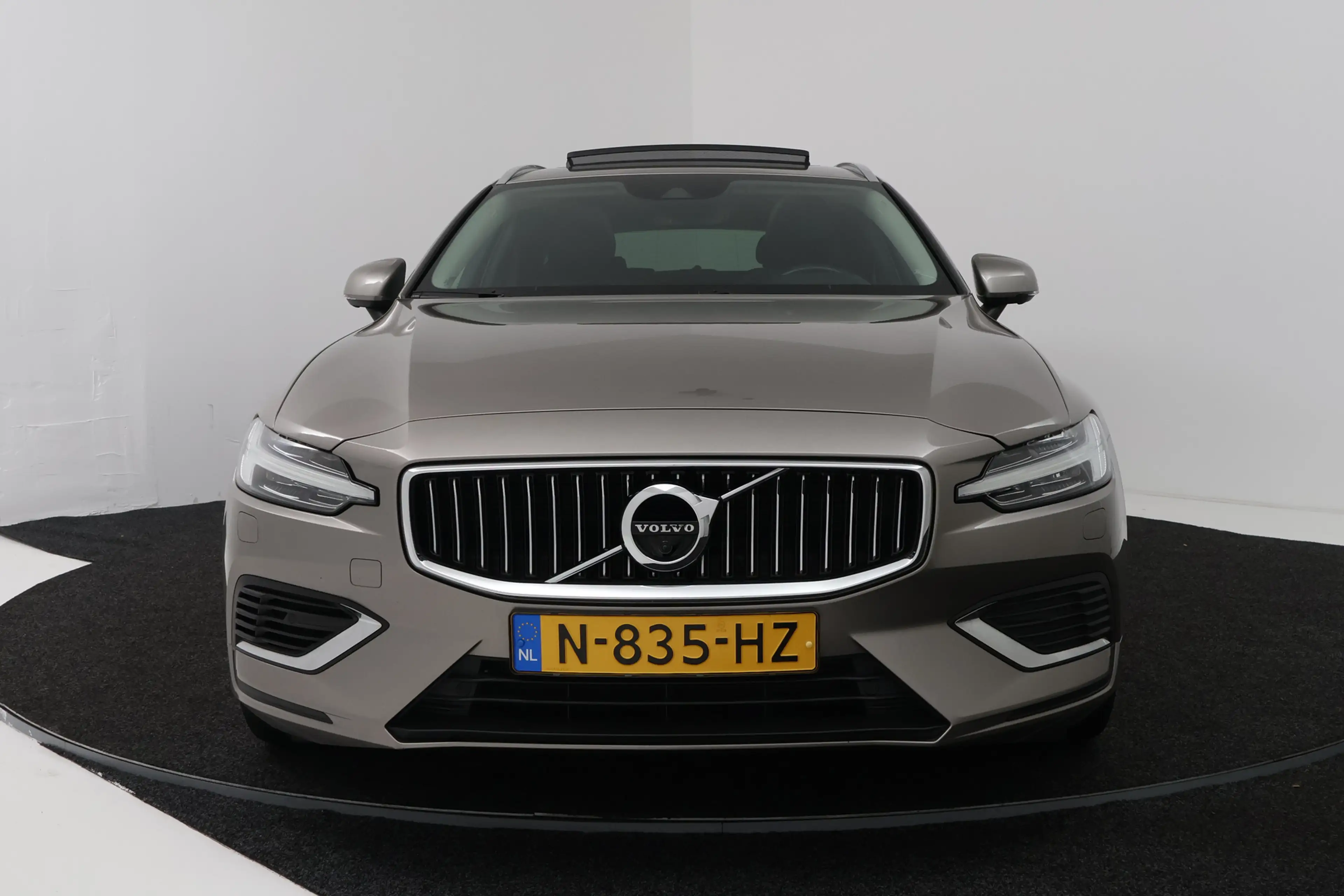 Volvo V60 2.0 T6 Recharge AWD Inscription (PANORAMADAK, TREK — photo 18