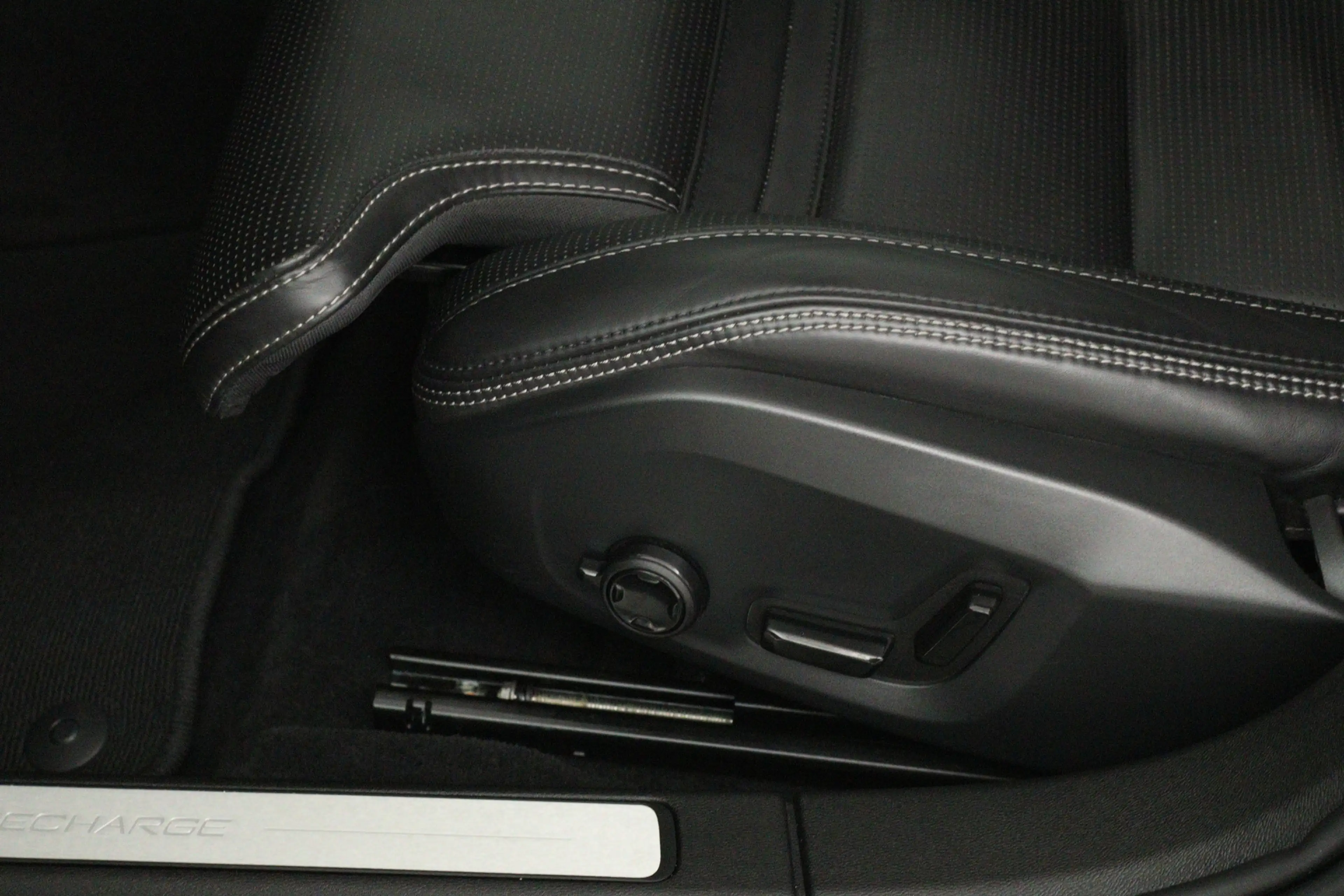 Volvo V60 2.0 T6 Recharge AWD Inscription (PANORAMADAK, TREK — photo 19